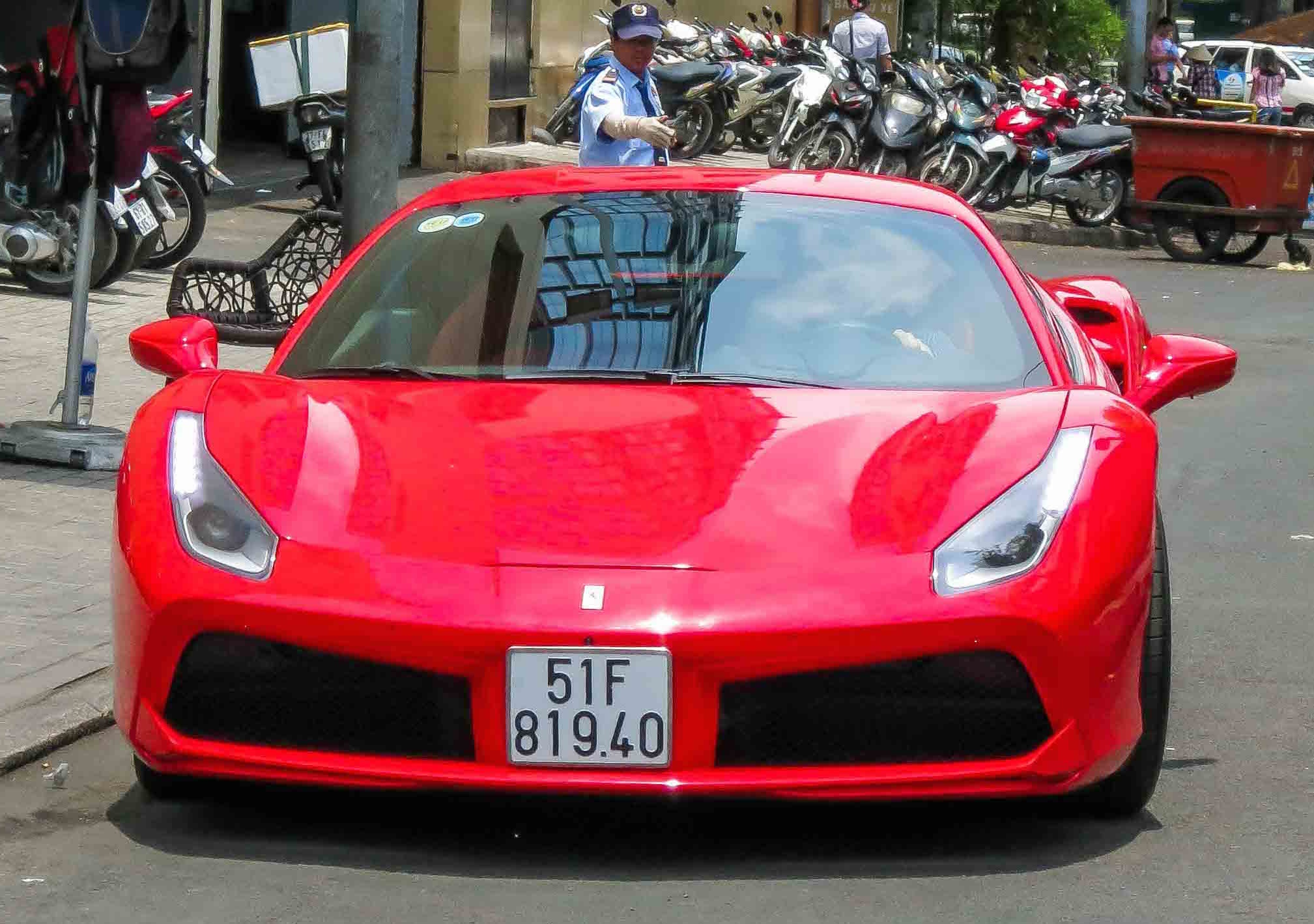 Sieu xe Ferrari 488 Sai Gon anh 2