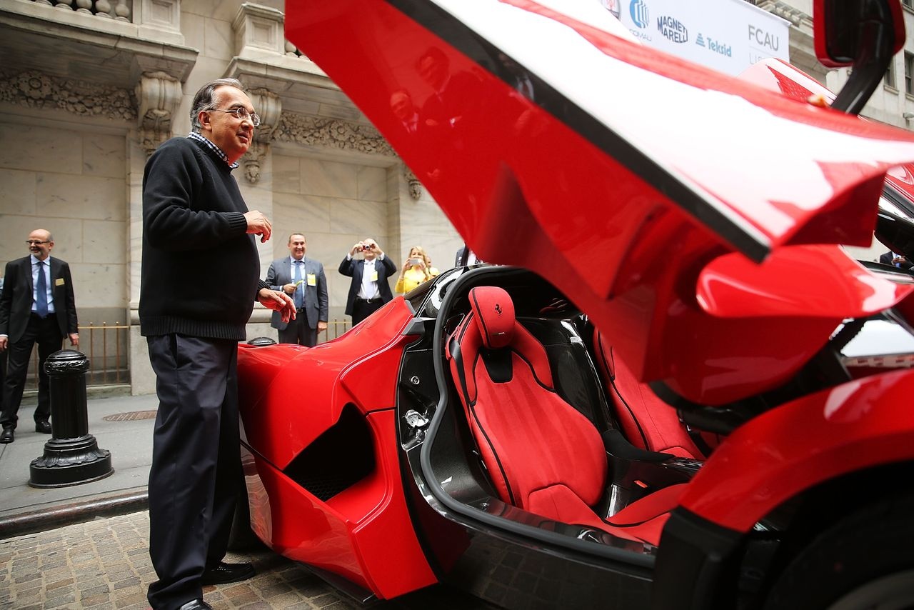 Ferrari dung ngoai cuoc dua sieu SUV hinh anh