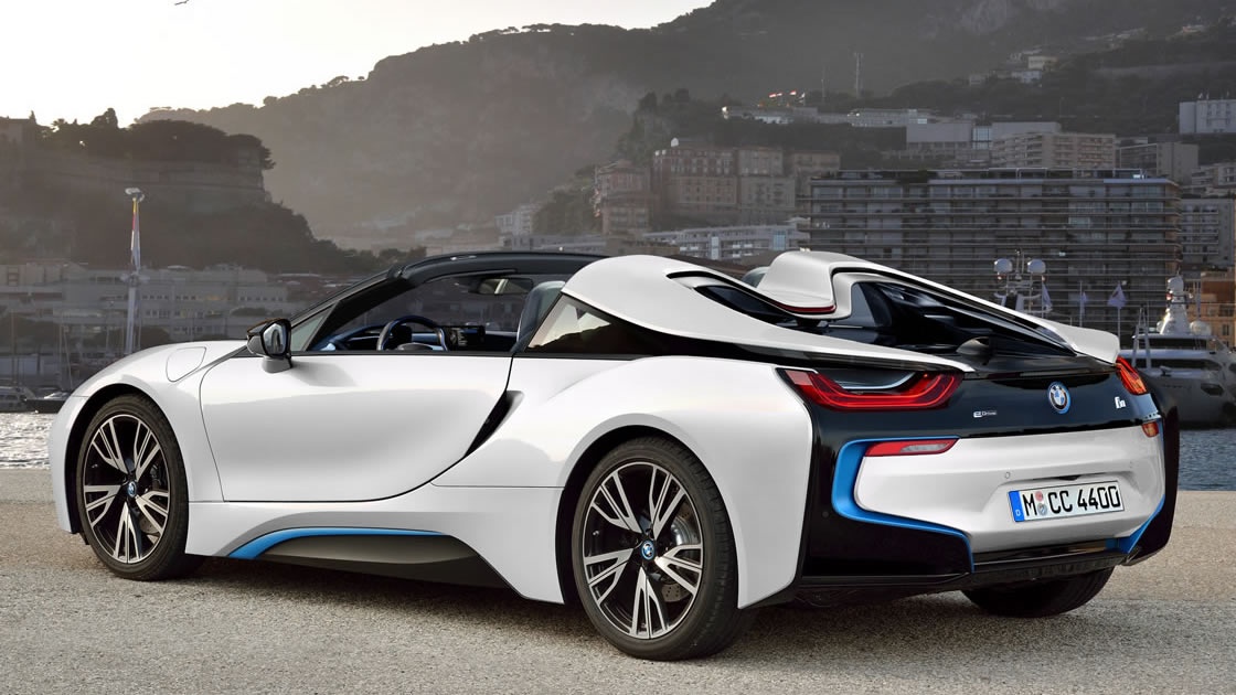 BMW i8 moi manh 420 ma luc, pin manh, them ban mui tran hinh anh
