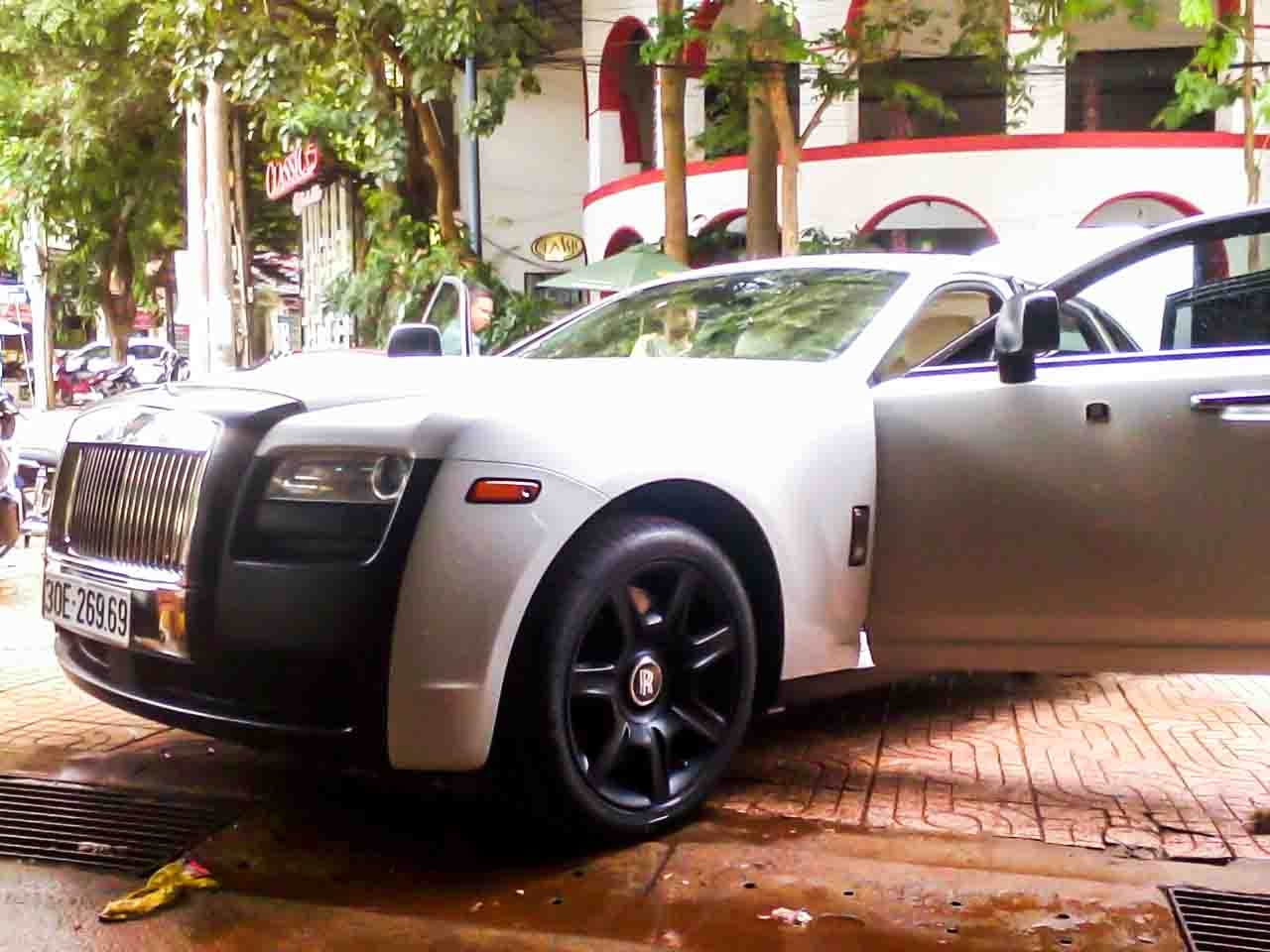 Rolls-Royce Ghost màu lạ ở Đắk Lắk ảnh 3 Rolls-Royce Ghost mau la o Dak Lak anh 3