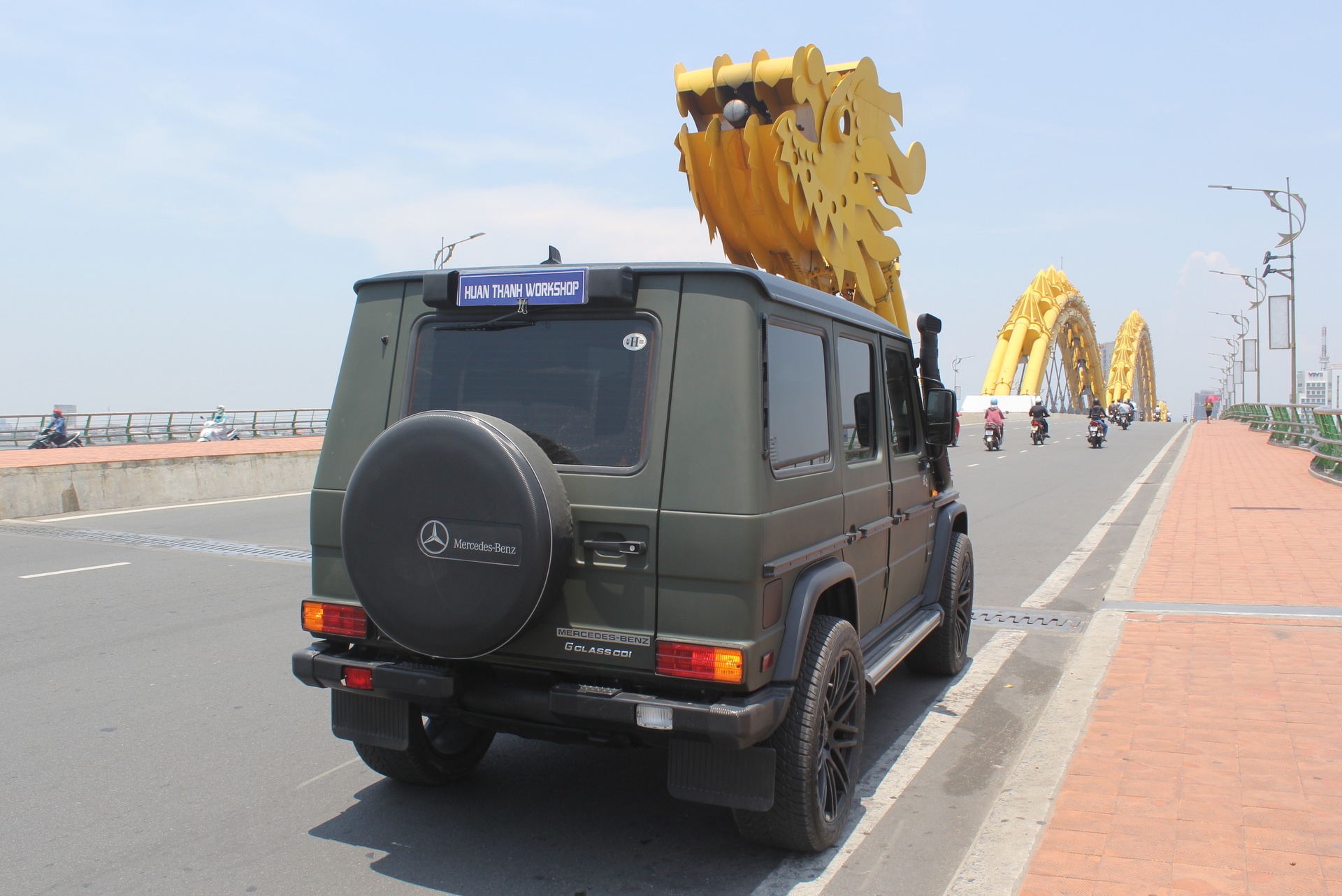 Mercedes G300 do o Da Nang anh 6