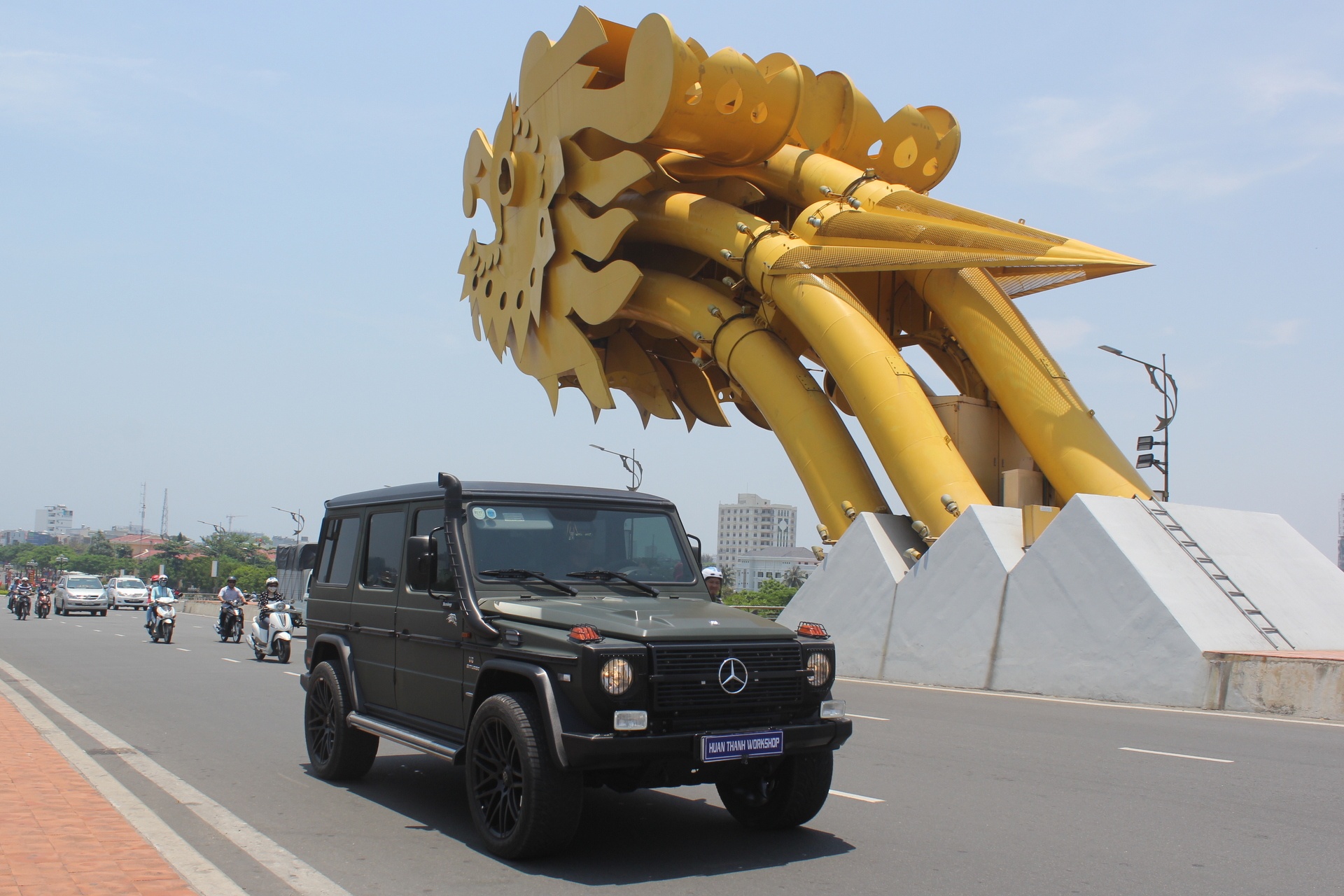 Mercedes G300 do o Da Nang anh 9