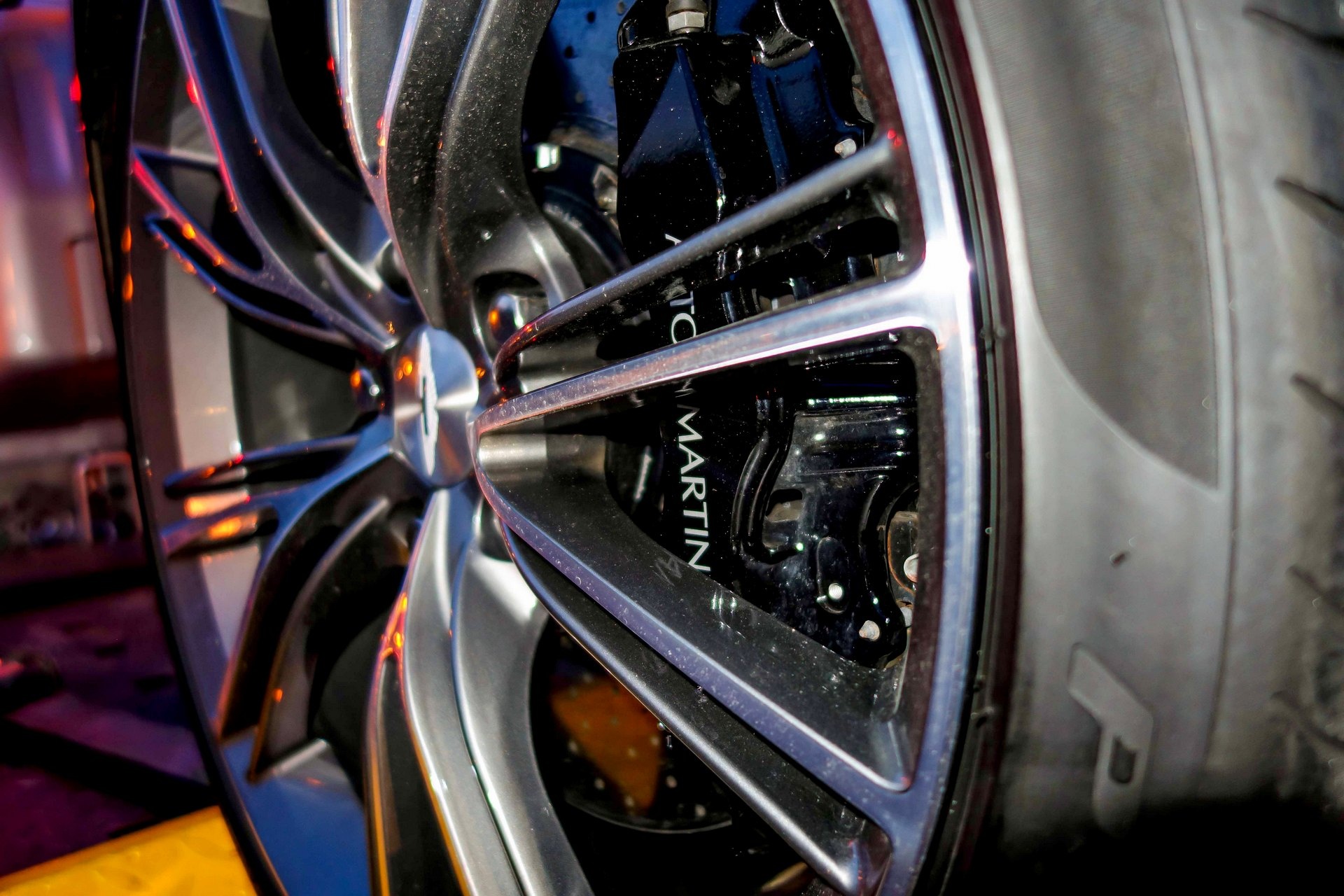 Sieu xe Aston Martin Vanquish Viet Nam anh 7