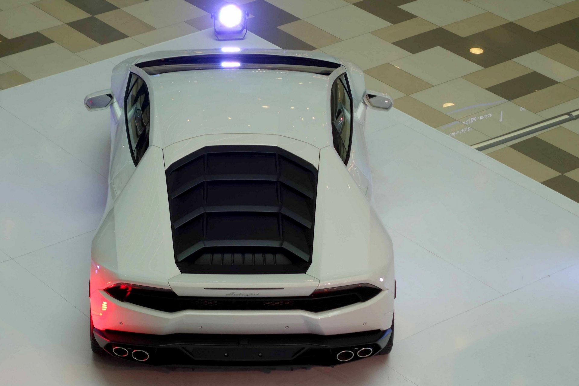 Lamborghini Huracan chinh hang anh 13