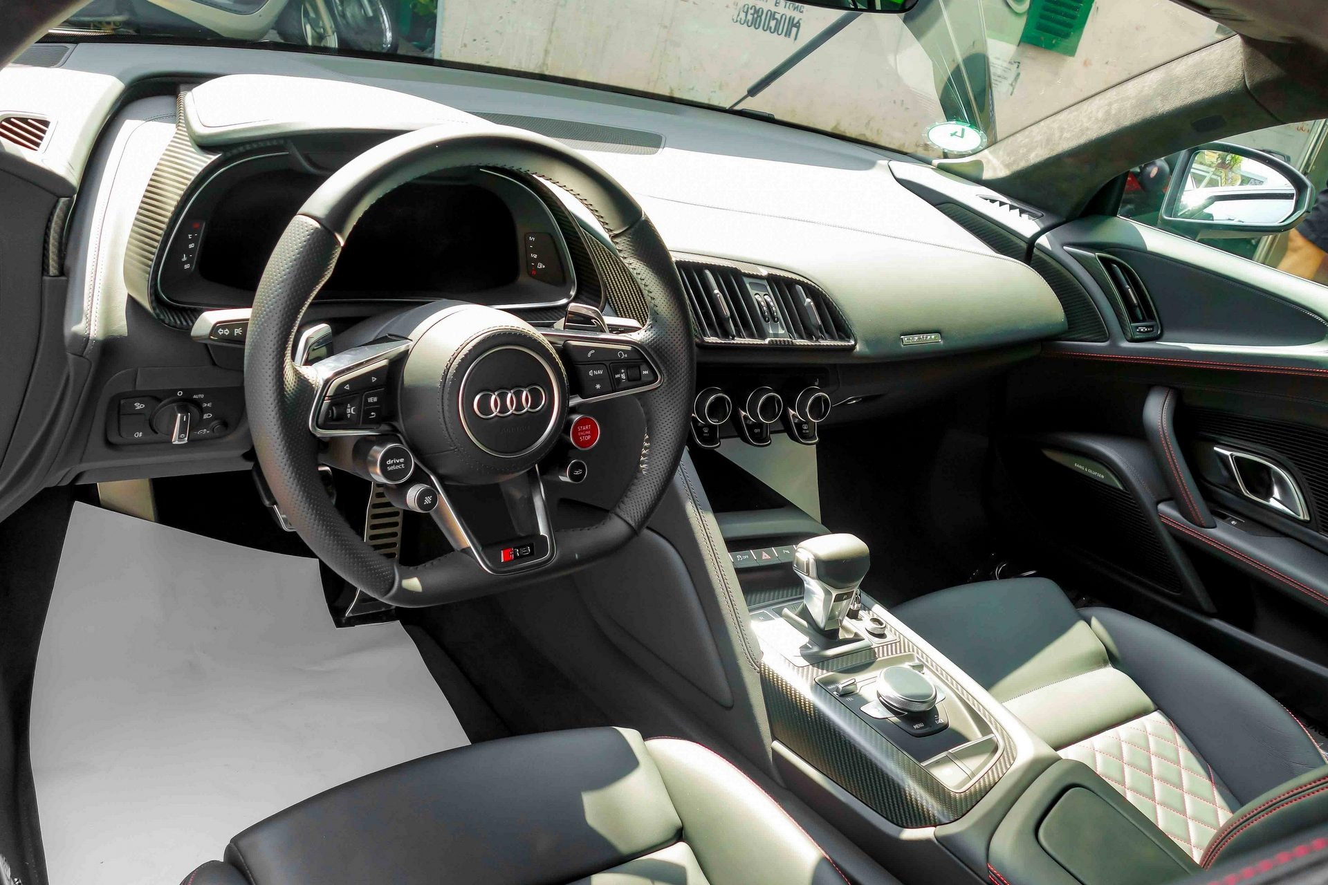Sieu xe Audi R8 V10 Plus tai Viet Nam anh 6