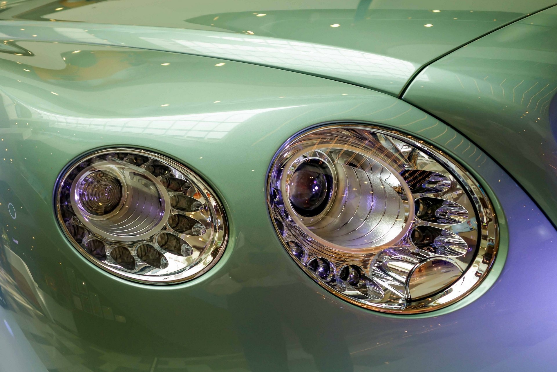 Sieu xe Bentley Continental GT V8 chinh hang anh 5