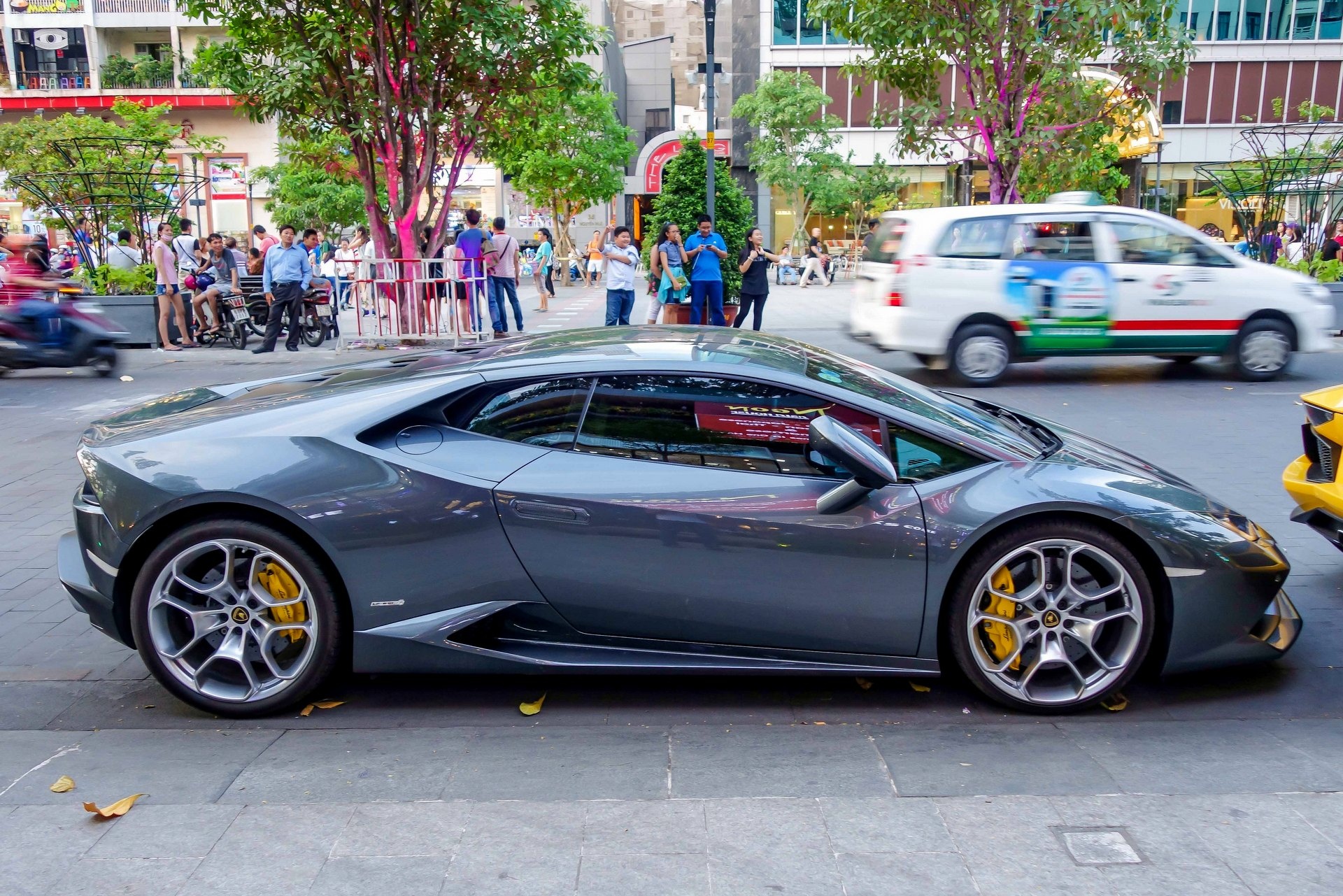 Sieu xe cua dai gia Sai Gon anh 9