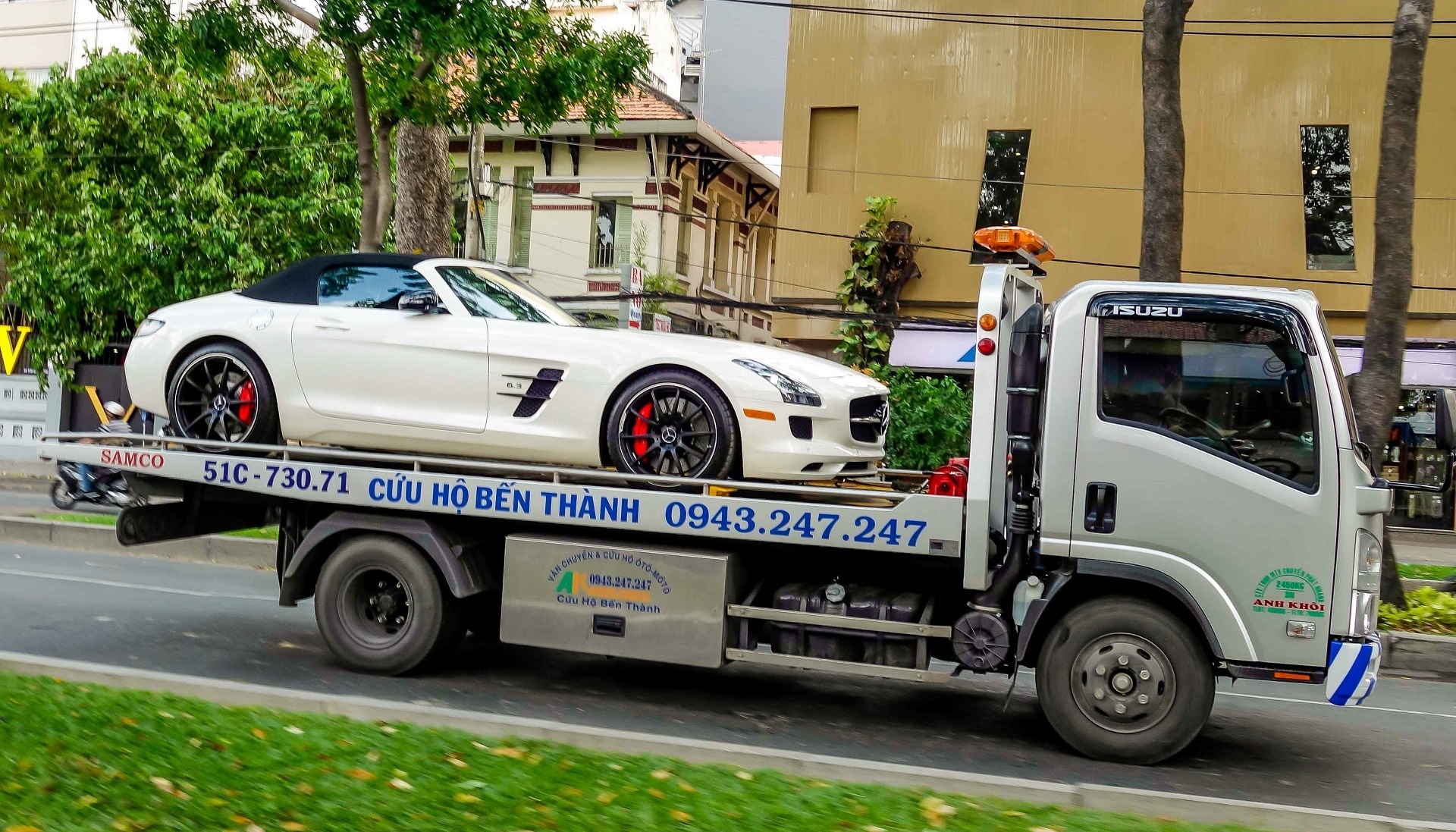 Mercedes SLS mui trần đầu tiên Việt Nam ảnh 1 Mercedes SLS mui tran dau tien Viet Nam anh 1