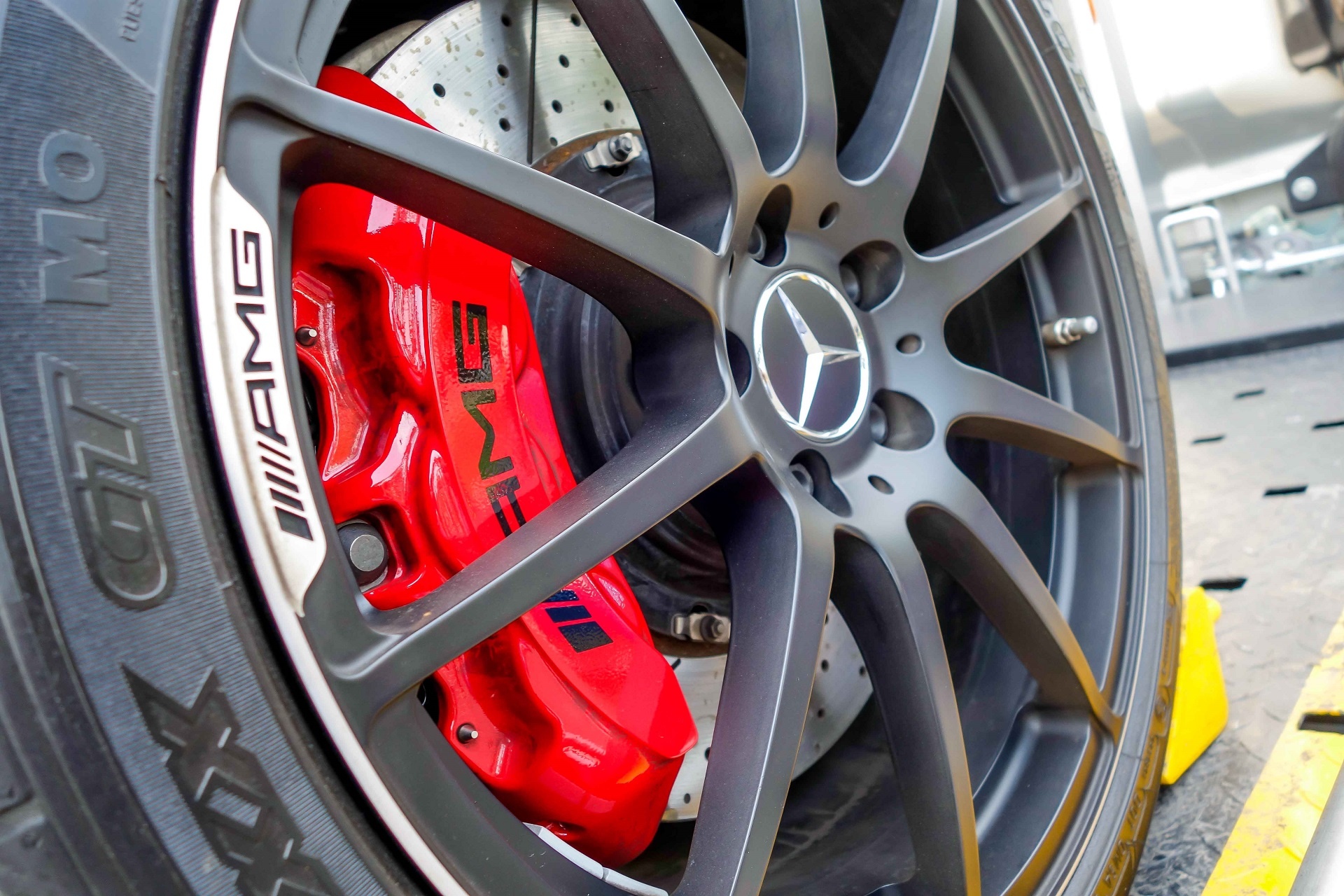 Mercedes SLS mui trần đầu tiên Việt Nam ảnh 8 Mercedes SLS mui tran dau tien Viet Nam anh 8