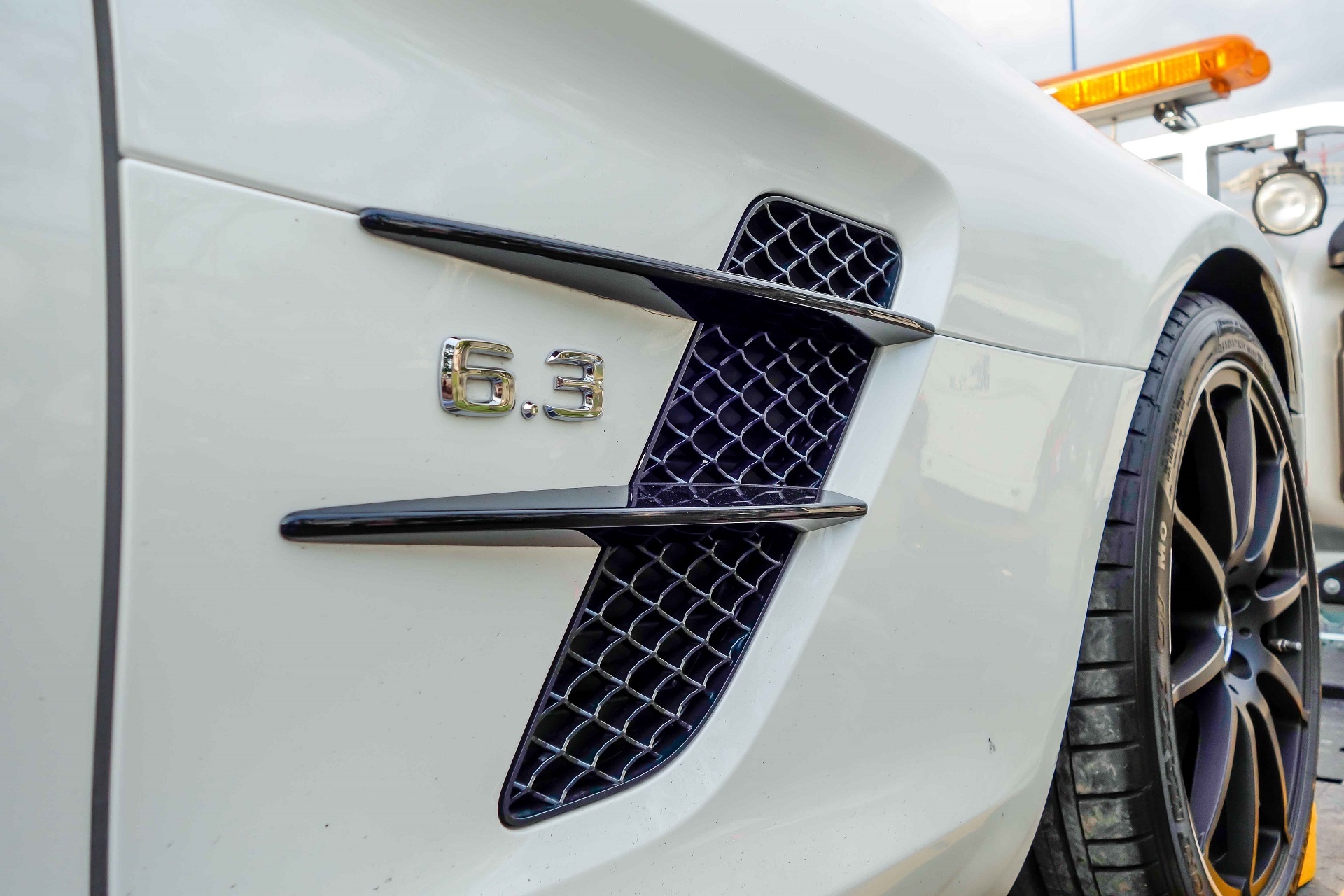 Mercedes SLS mui trần đầu tiên Việt Nam ảnh 9 Mercedes SLS mui tran dau tien Viet Nam anh 9