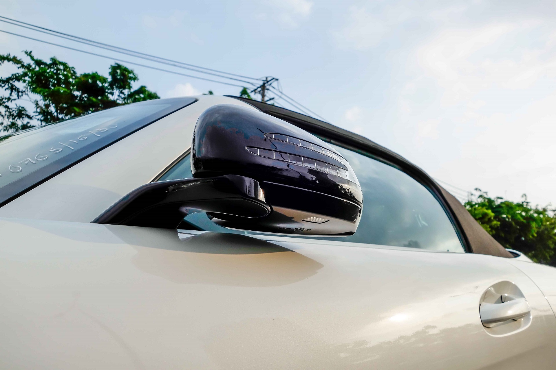 Mercedes SLS mui trần đầu tiên Việt Nam ảnh 5 Mercedes SLS mui tran dau tien Viet Nam anh 5