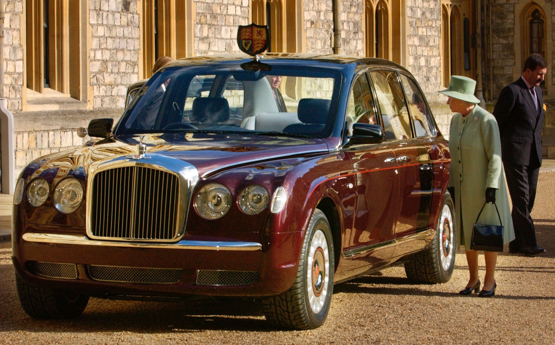 Bentley State Limousine của Nữ hoàng Anh ảnh 2 Bentley State Limousine cua Nu hoang Anh anh 2