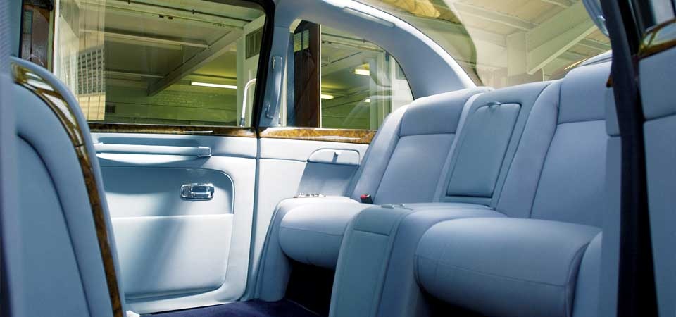 Bentley State Limousine của Nữ hoàng Anh ảnh 3 Bentley State Limousine cua Nu hoang Anh anh 3
