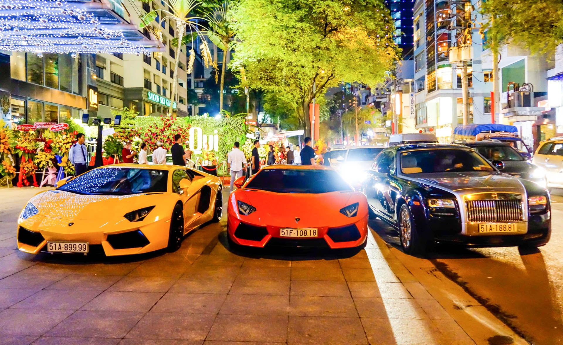 Dan sieu xe va xe sang xuat hien o trung tam Sai Gon hinh anh