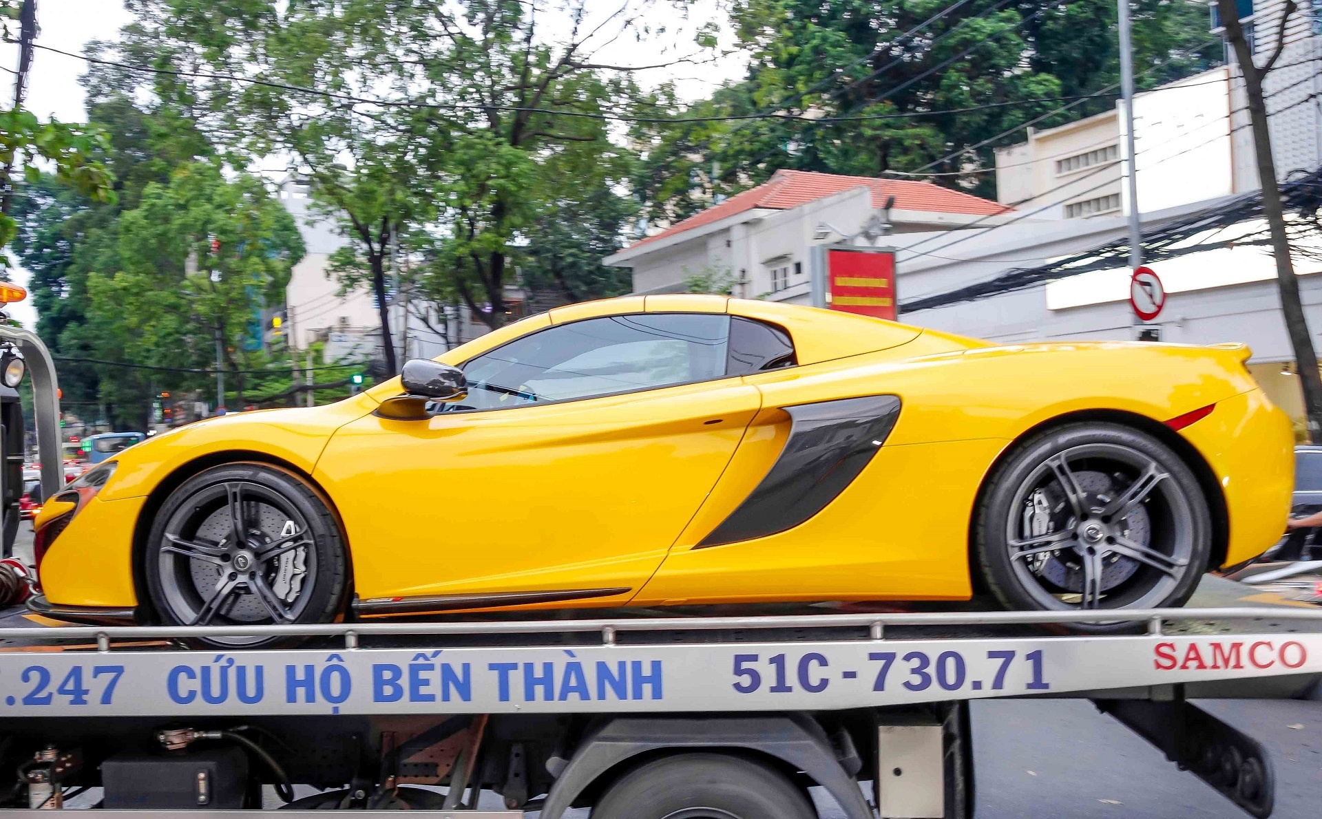 Sieu xe McLaren cua Phan Thanh anh 1