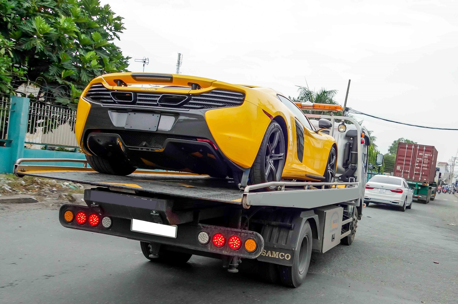 Sieu xe McLaren cua Phan Thanh anh 3