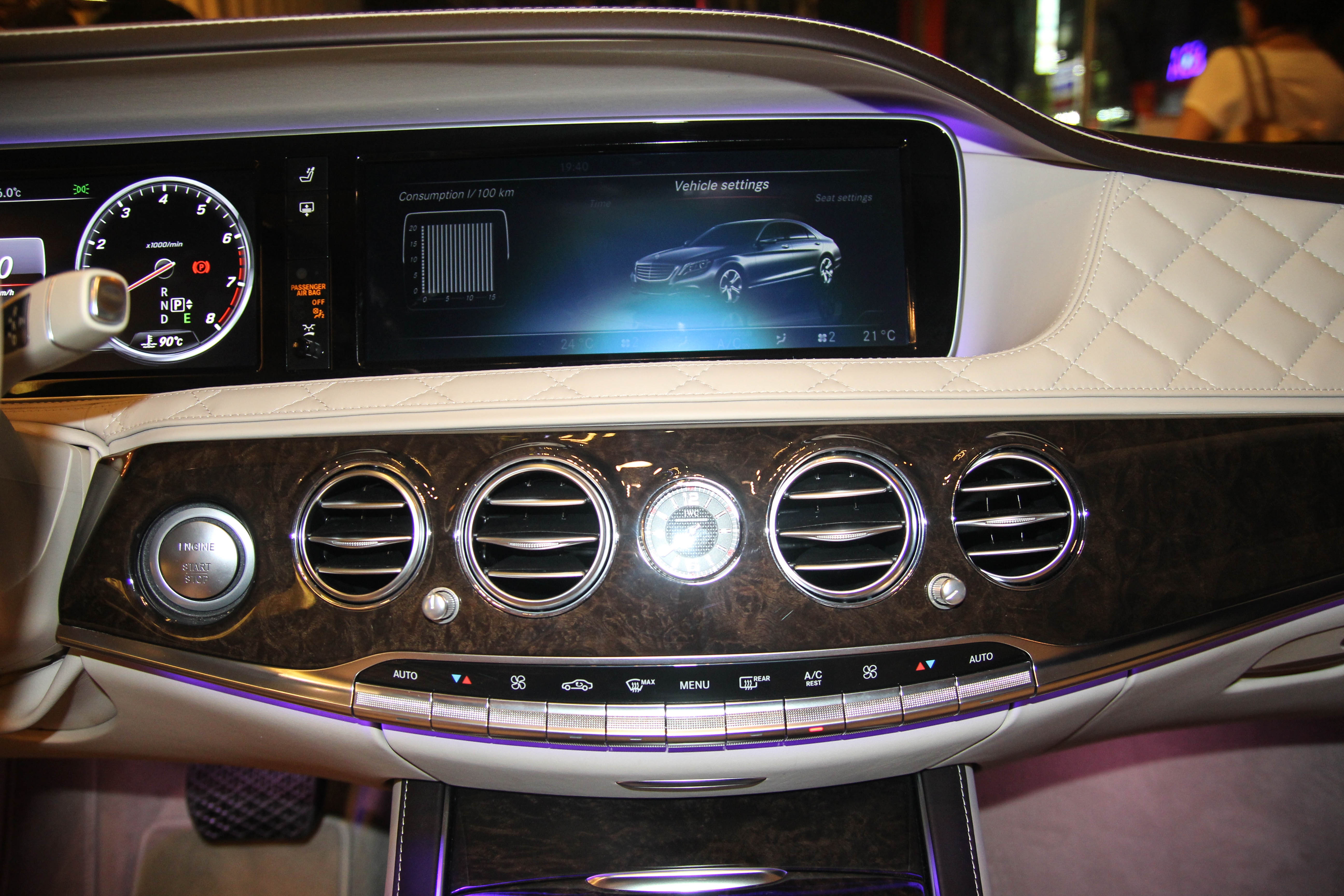 Mercedes Maybach S600 o Sai Gon anh 8