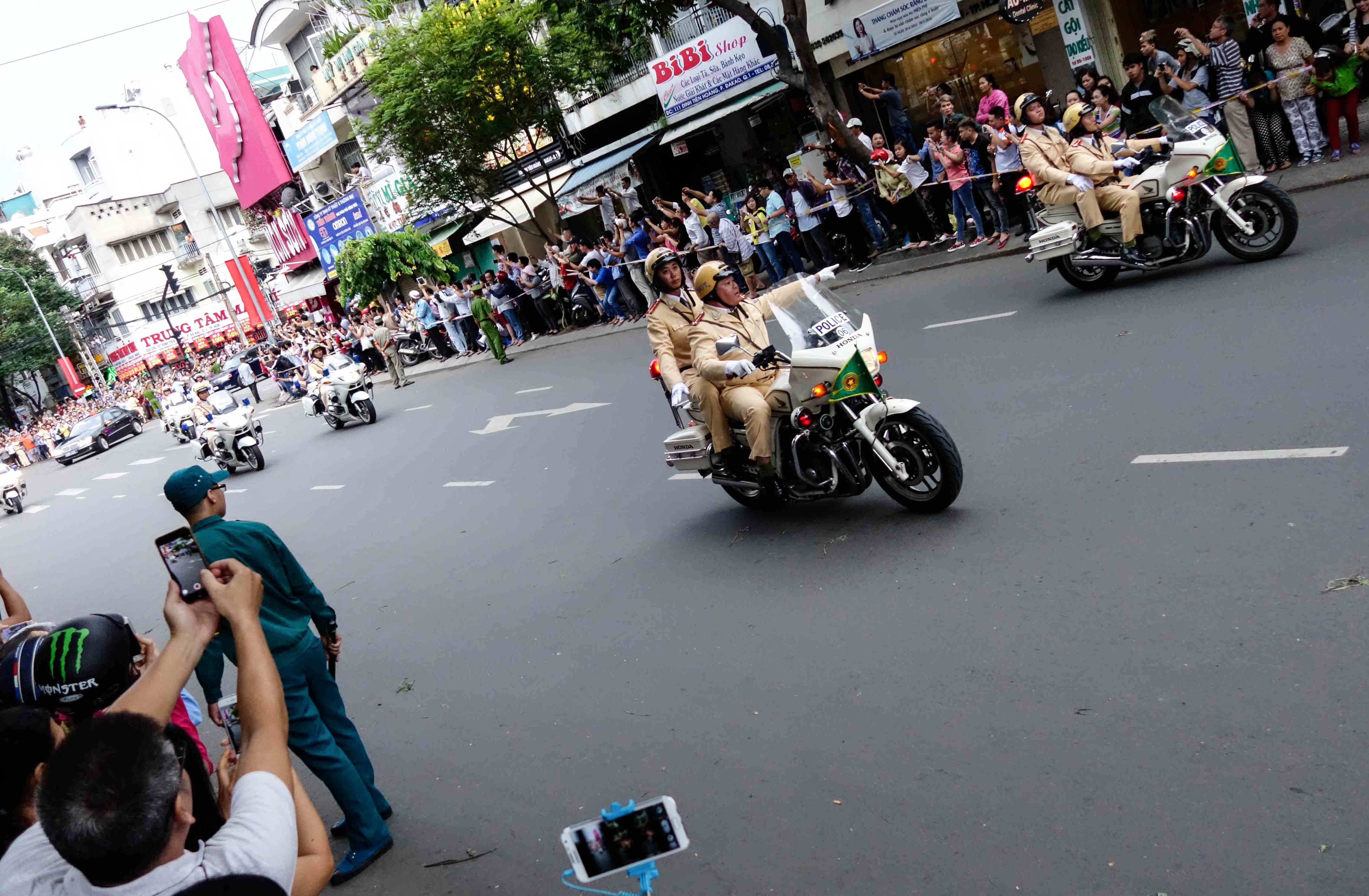 Đoàn xe tổng thống Obama ở Sài Gòn ảnh 8 Doan xe tong thong Obama o Sai Gon anh 8