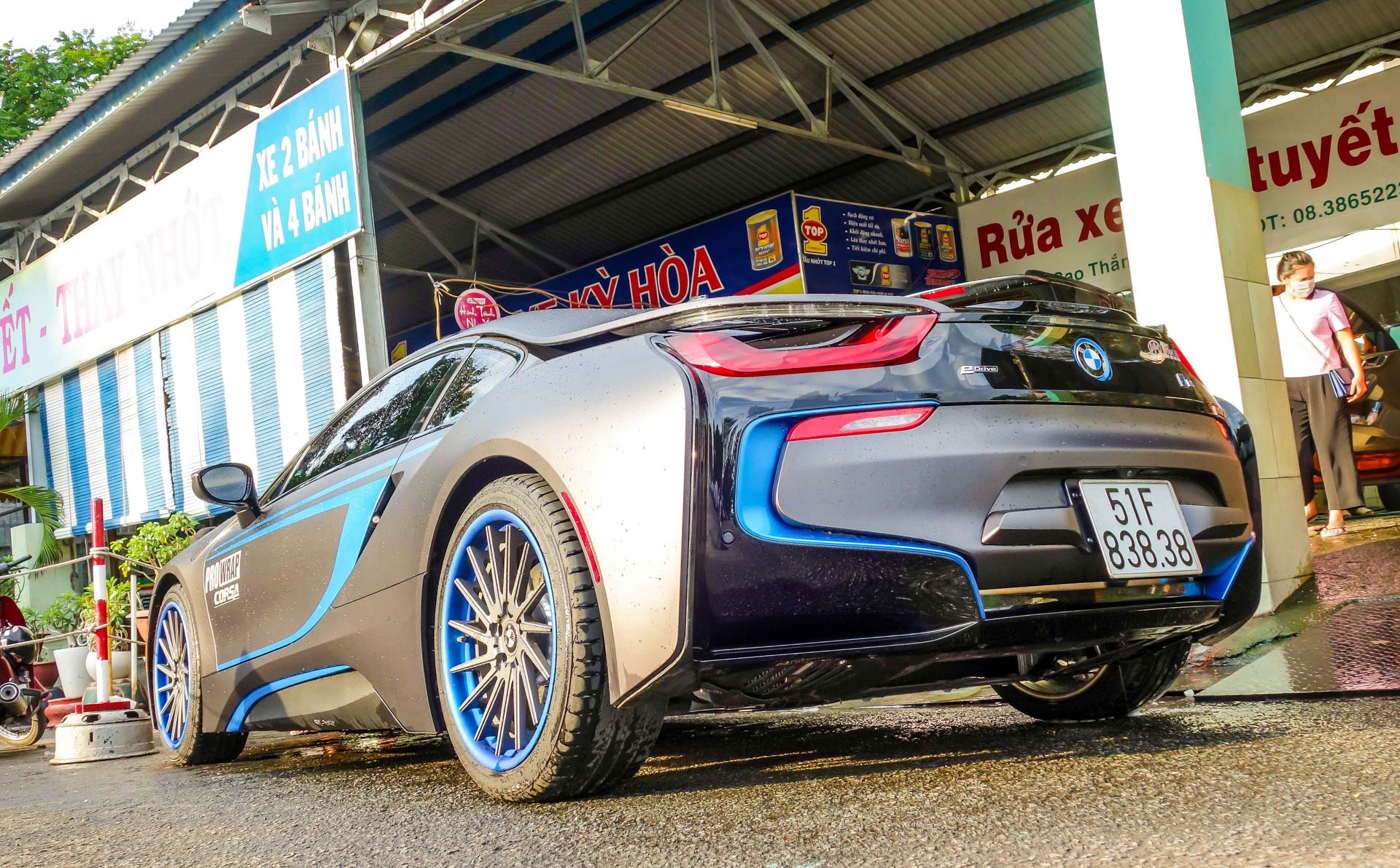 BMW i8 độ decal ở Sài Gòn ảnh 3 BMW i8 do decal o Sai Gon anh 3