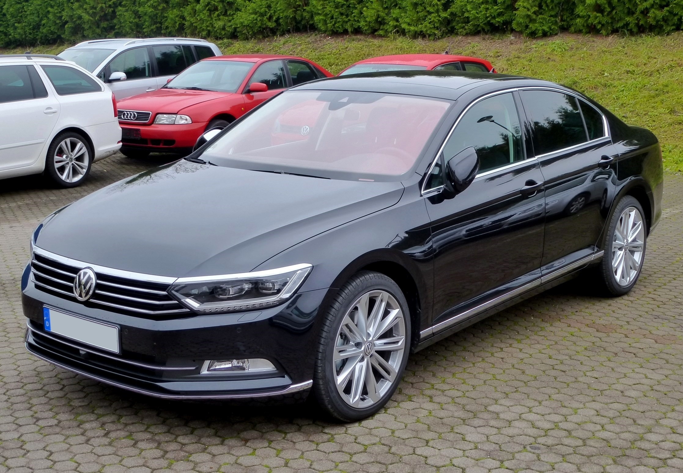 Volkswagen Passat - doi thu Camry sap ra mat tai Viet Nam hinh anh