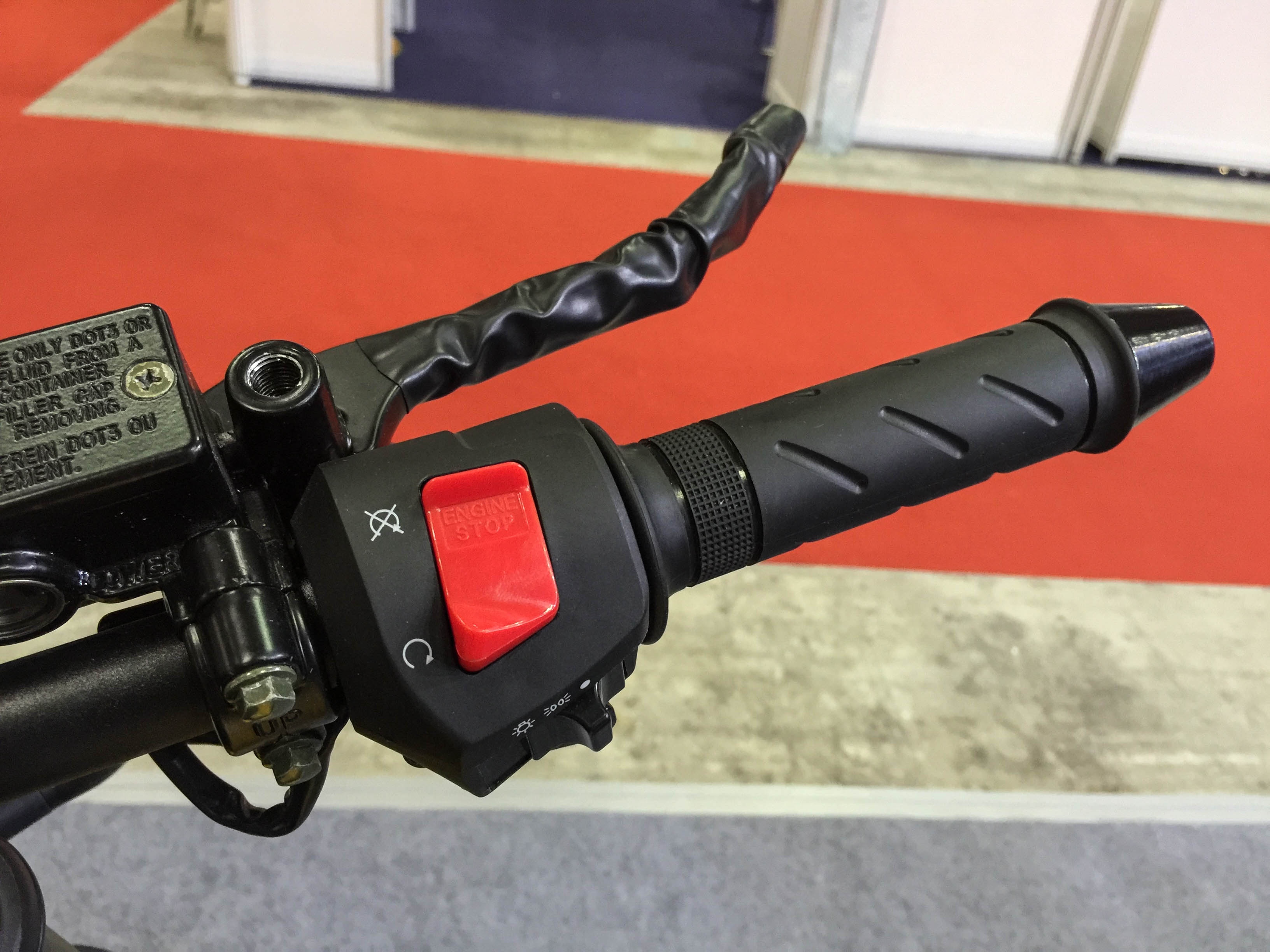 Xe may Trung Quoc canh tranh MSX anh 10