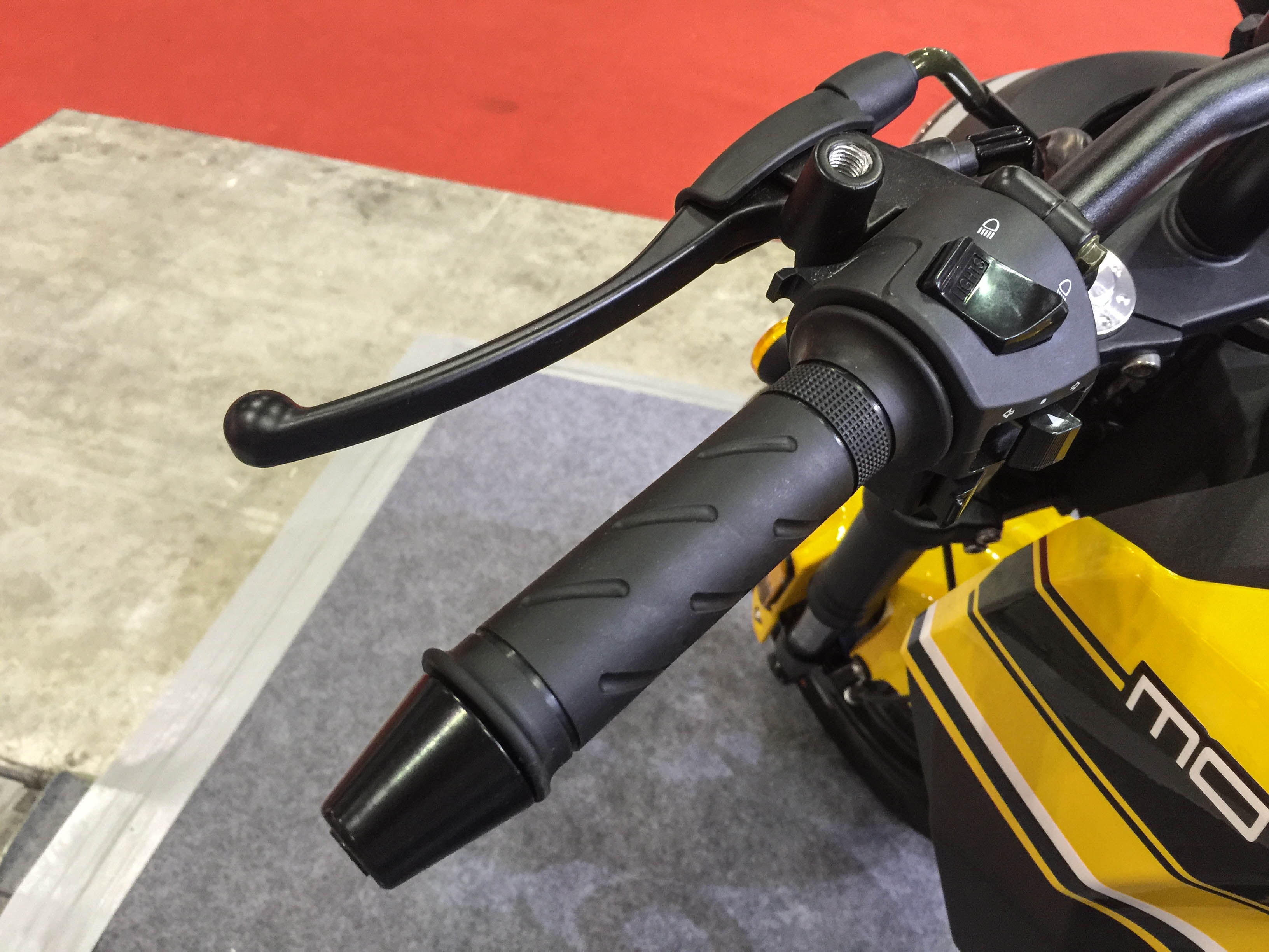 Xe may Trung Quoc canh tranh MSX anh 11