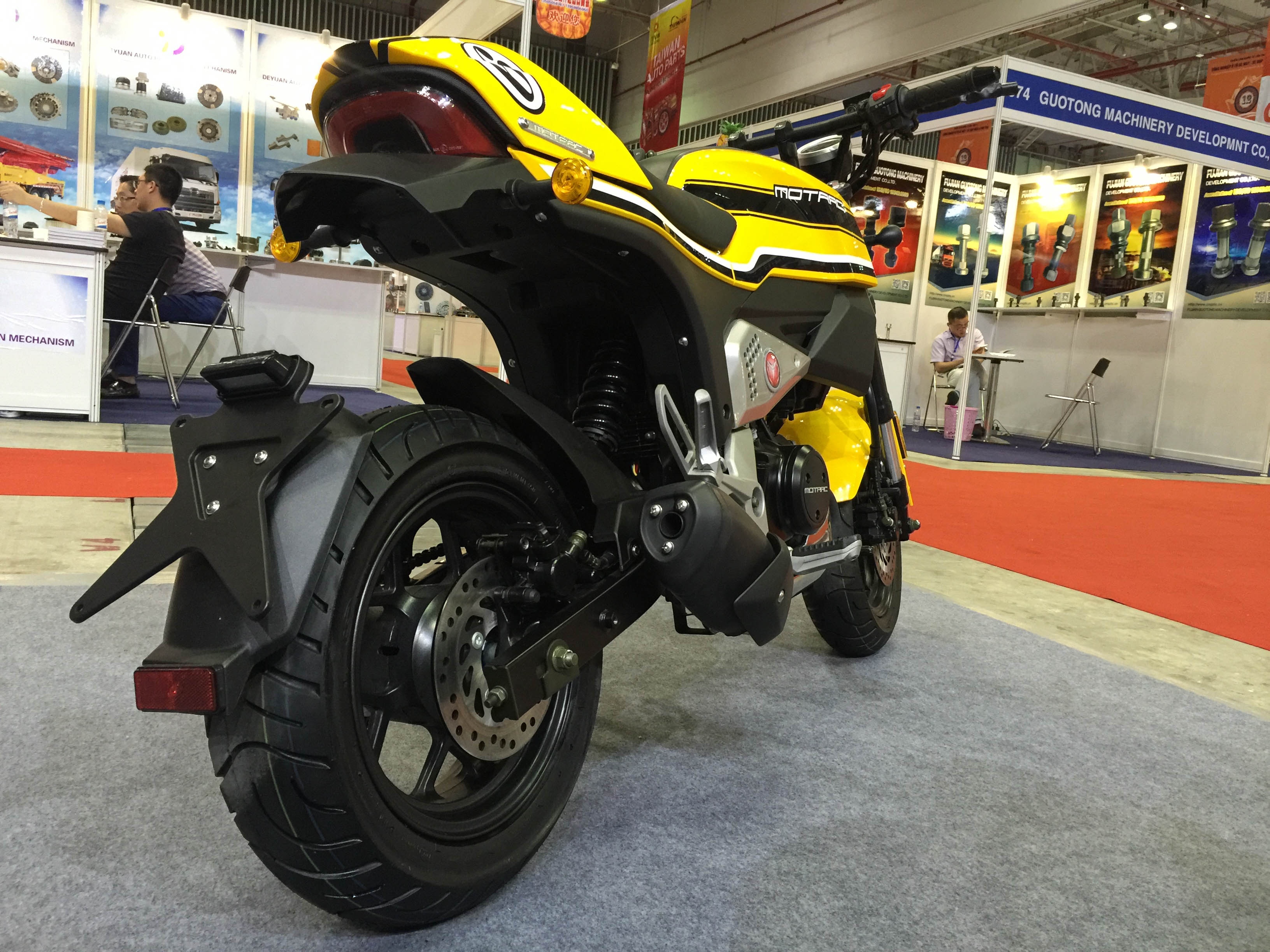 Xe may Trung Quoc canh tranh MSX anh 2