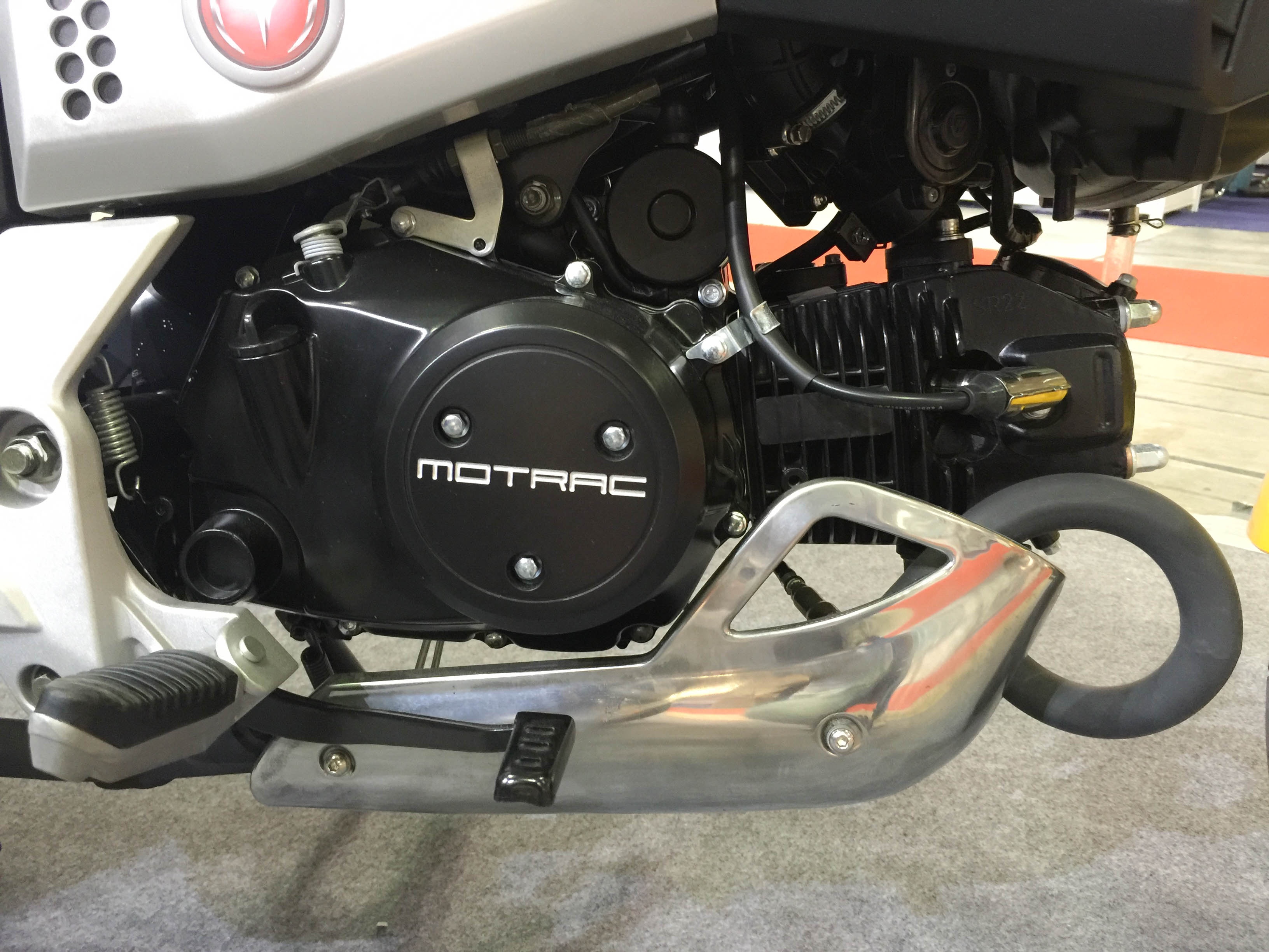 Xe may Trung Quoc canh tranh MSX anh 3