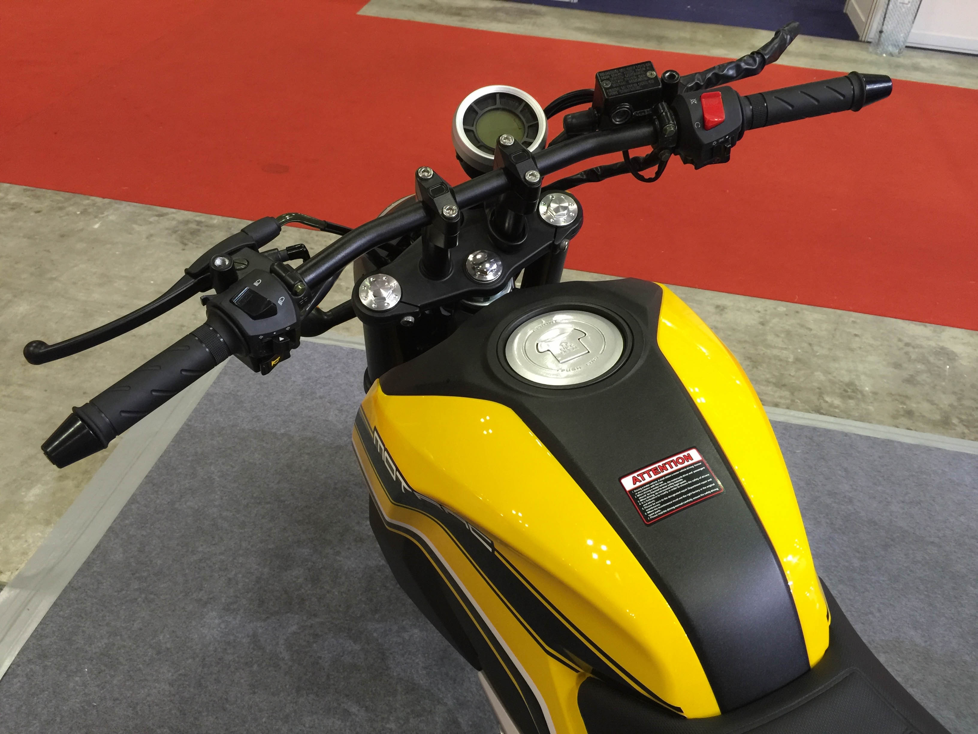 Xe may Trung Quoc canh tranh MSX anh 4