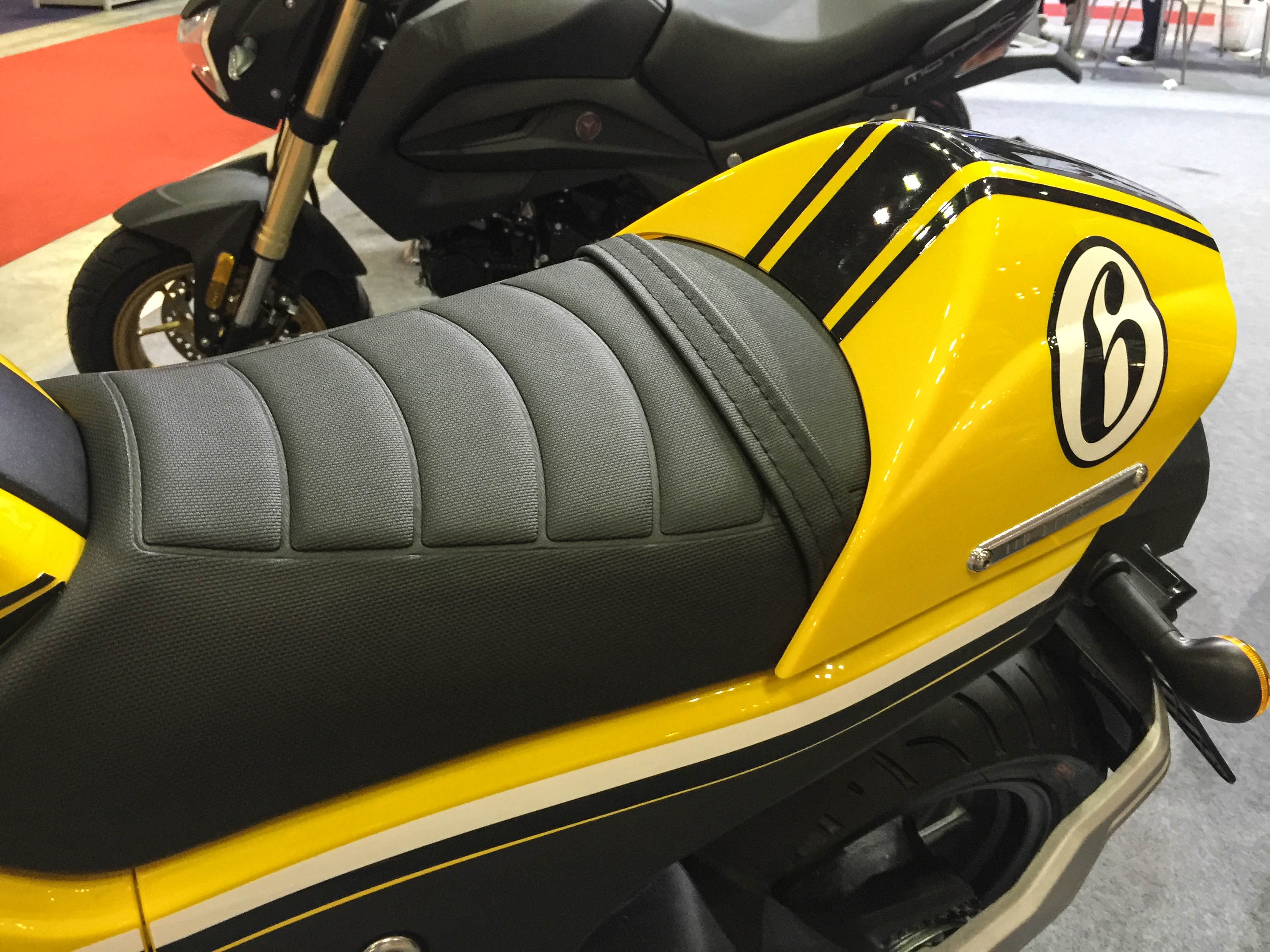 Xe may Trung Quoc canh tranh MSX anh 5