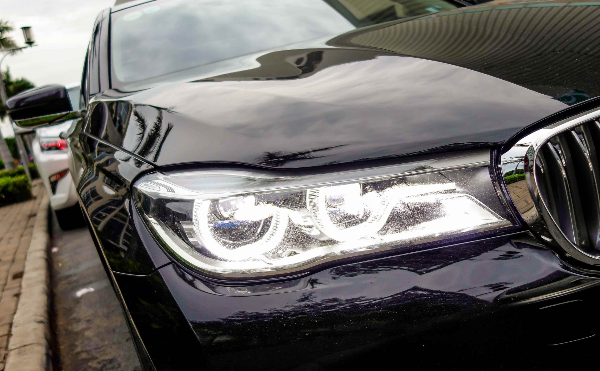 giá BMW 750Li đèn laser tại Việt Nam ảnh 3 gia BMW 750Li den laser tai Viet Nam anh 3