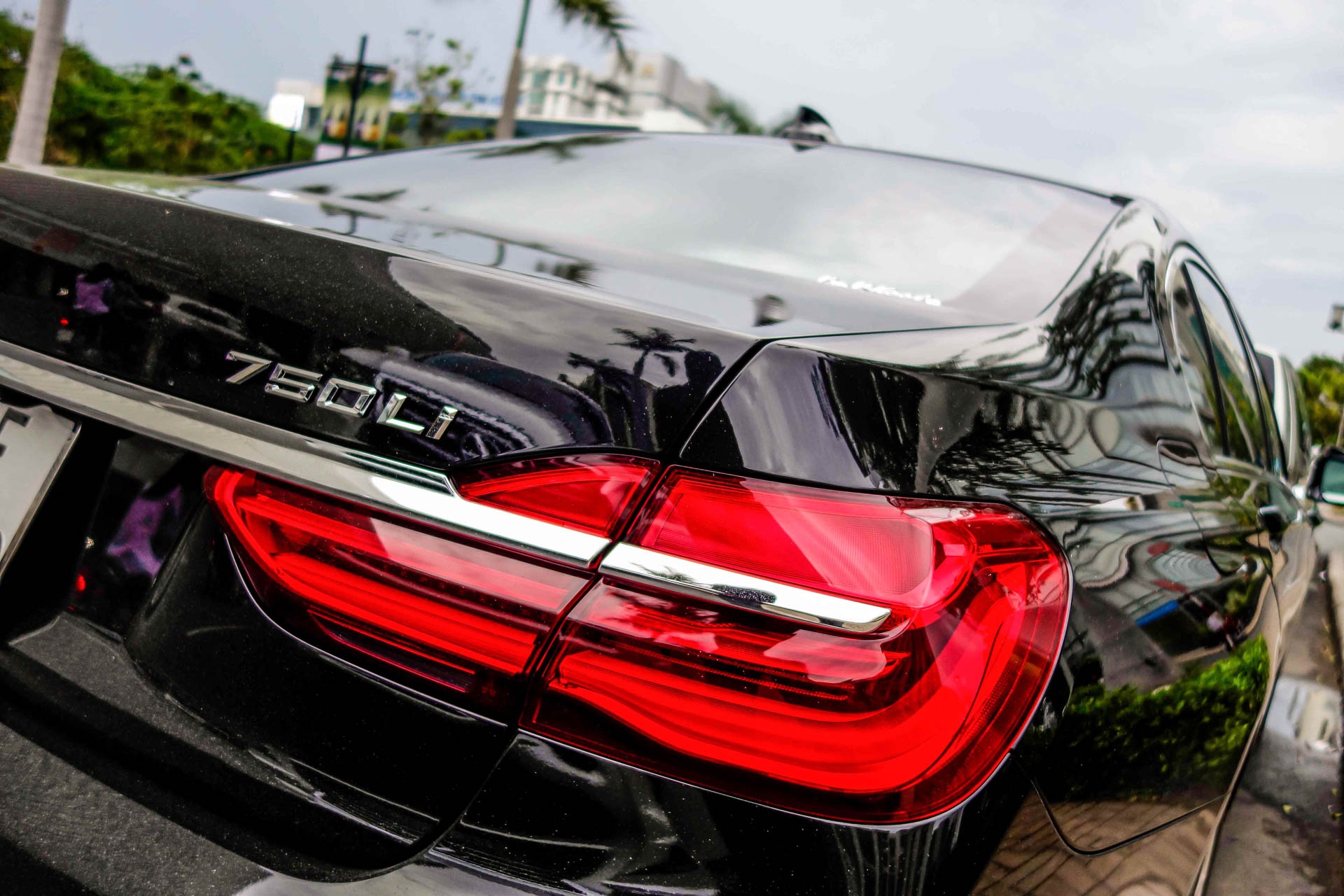 giá BMW 750Li đèn laser tại Việt Nam ảnh 5 gia BMW 750Li den laser tai Viet Nam anh 5