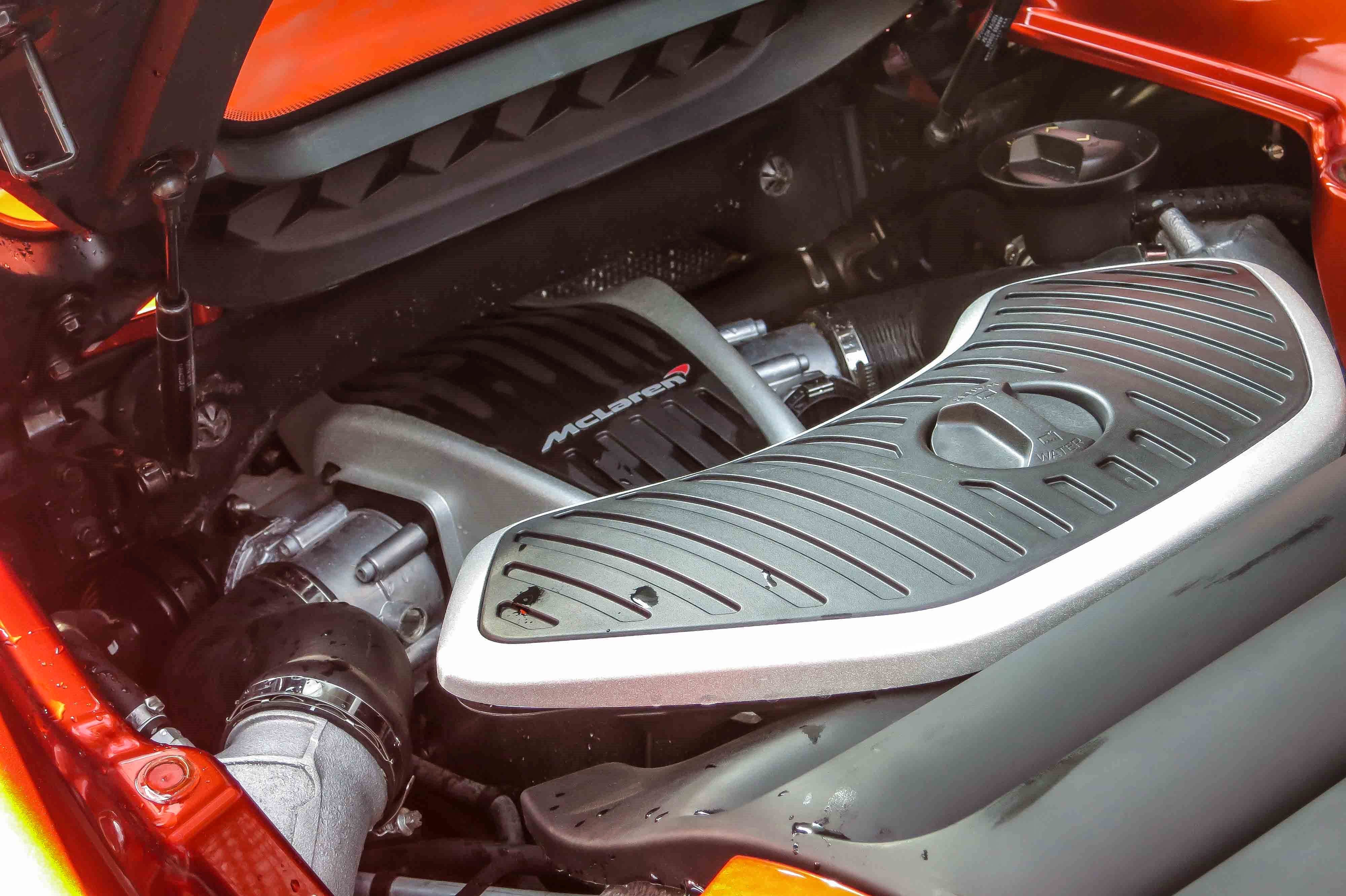 Sieu xe McLaren 650S mau trang anh 5