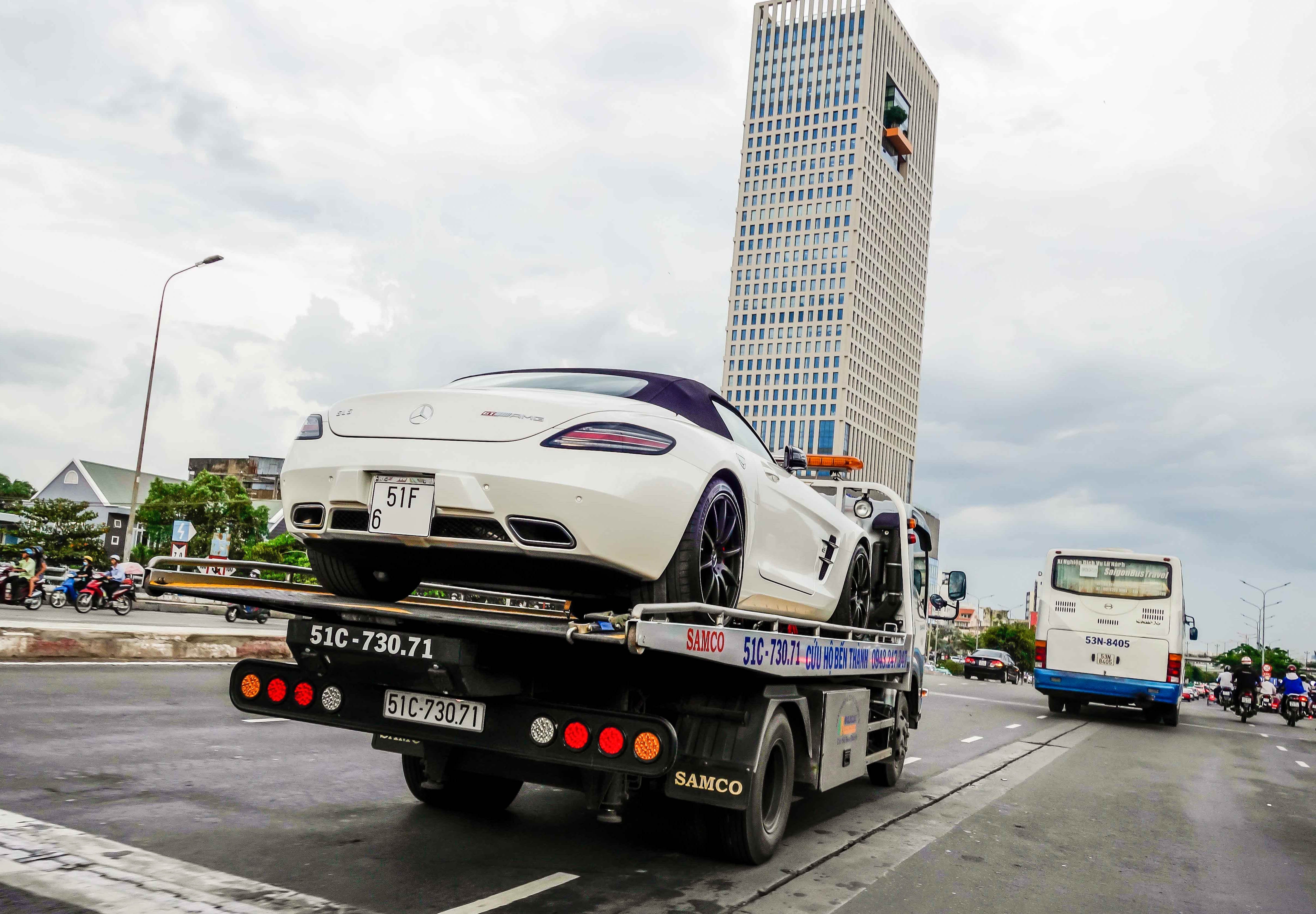 Mercedes SLS mui tran dau tien Viet Nam anh 5