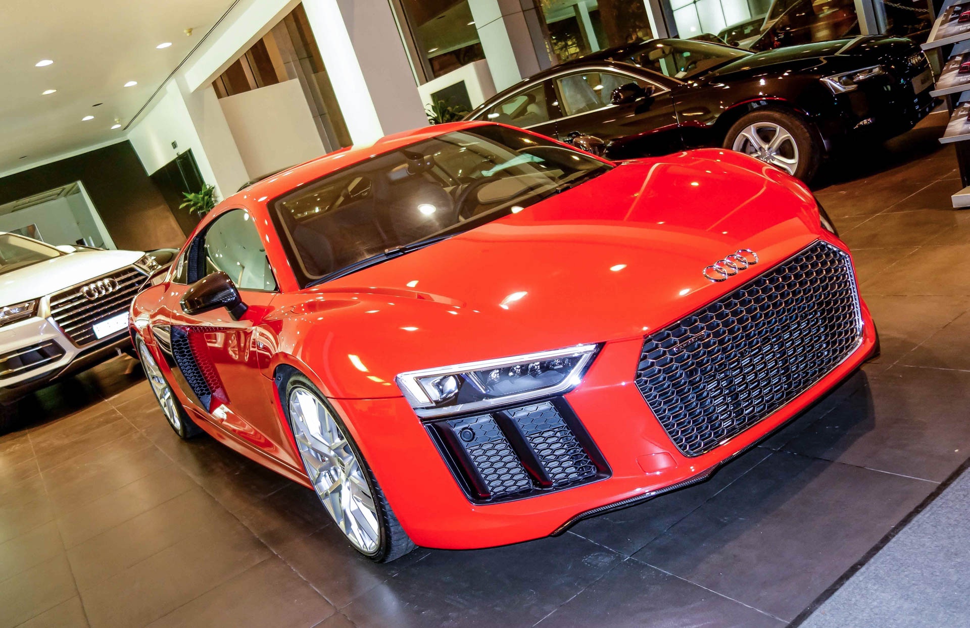 Chi tiet Audi R8 V10 Plus 2016 dau tien tai Viet Nam hinh anh
