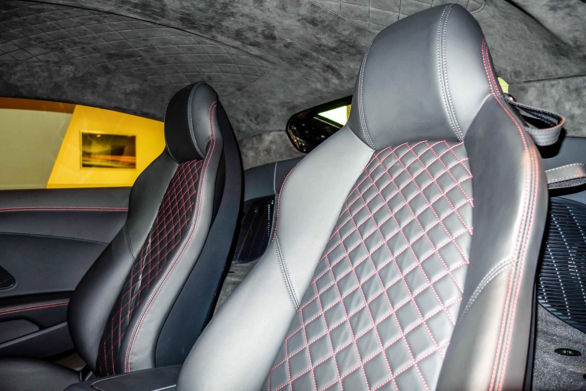 Audi R8 V10 Plus dau tien tai Viet Nam anh 13