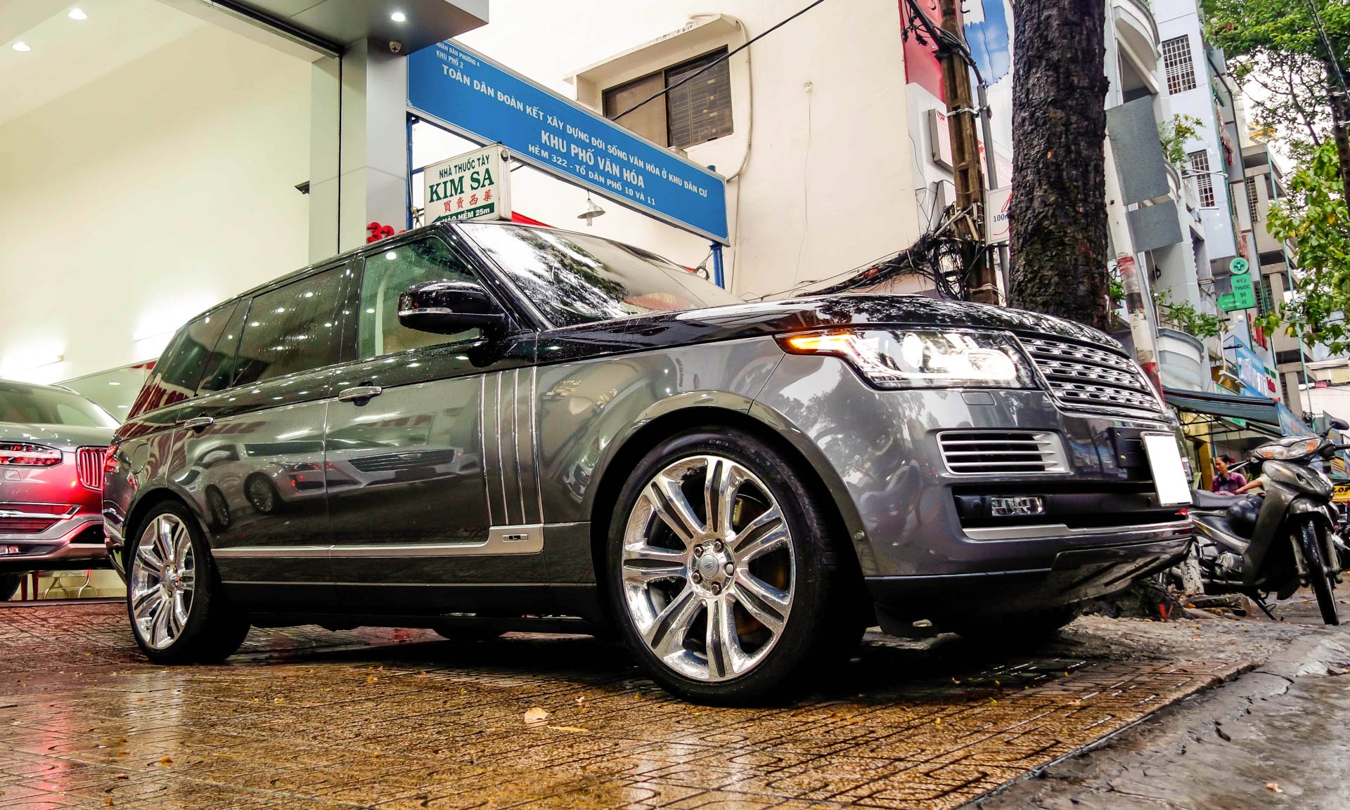 Chi tiet SUV dat nhat Viet Nam Range Rover SVAutobiography hinh anh