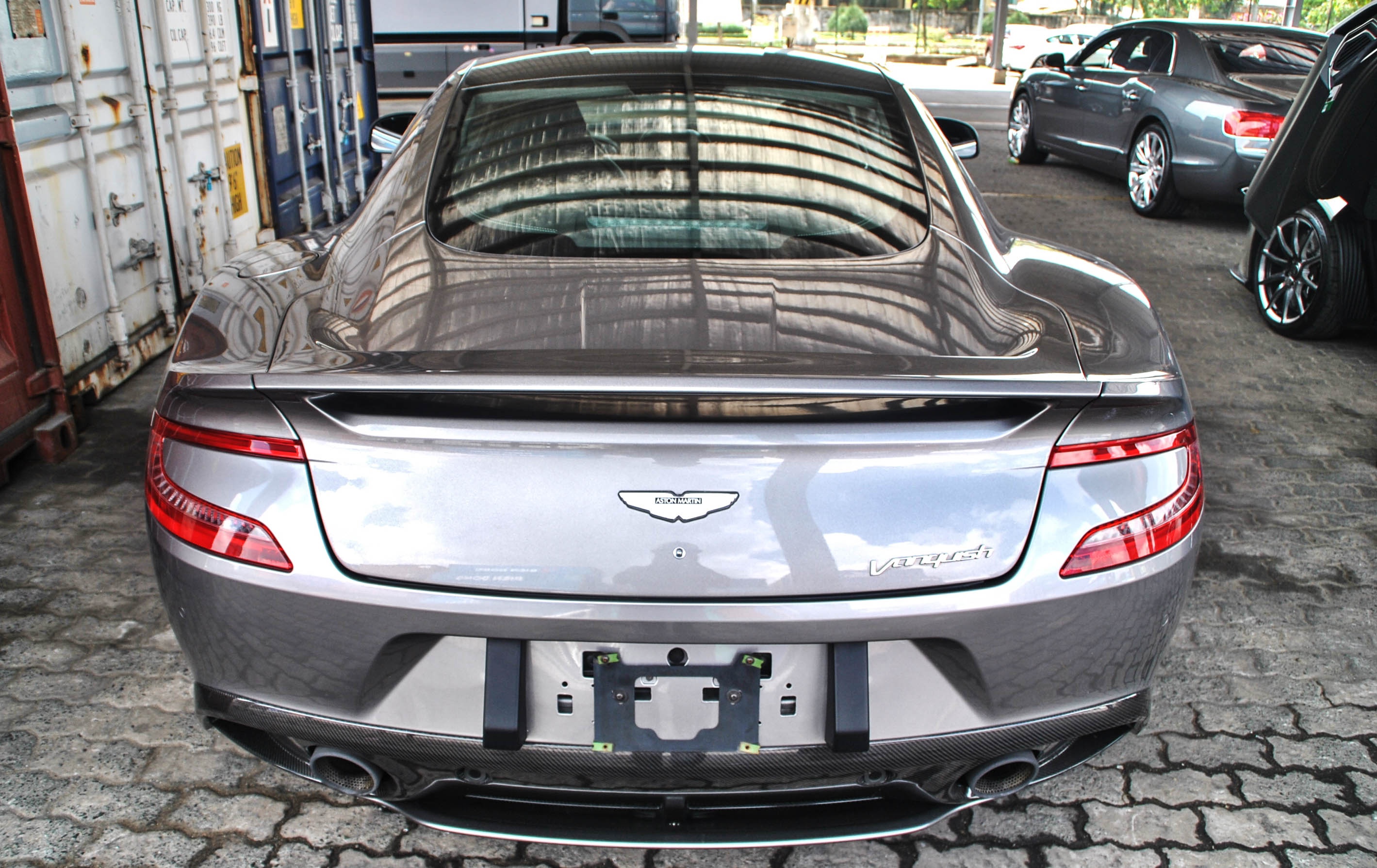 Sieu xe Aston Martin Vanquish ve Viet Nam anh 9