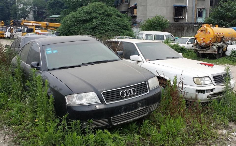 Sieu xe bi bo hoang o Trung Quoc anh 2