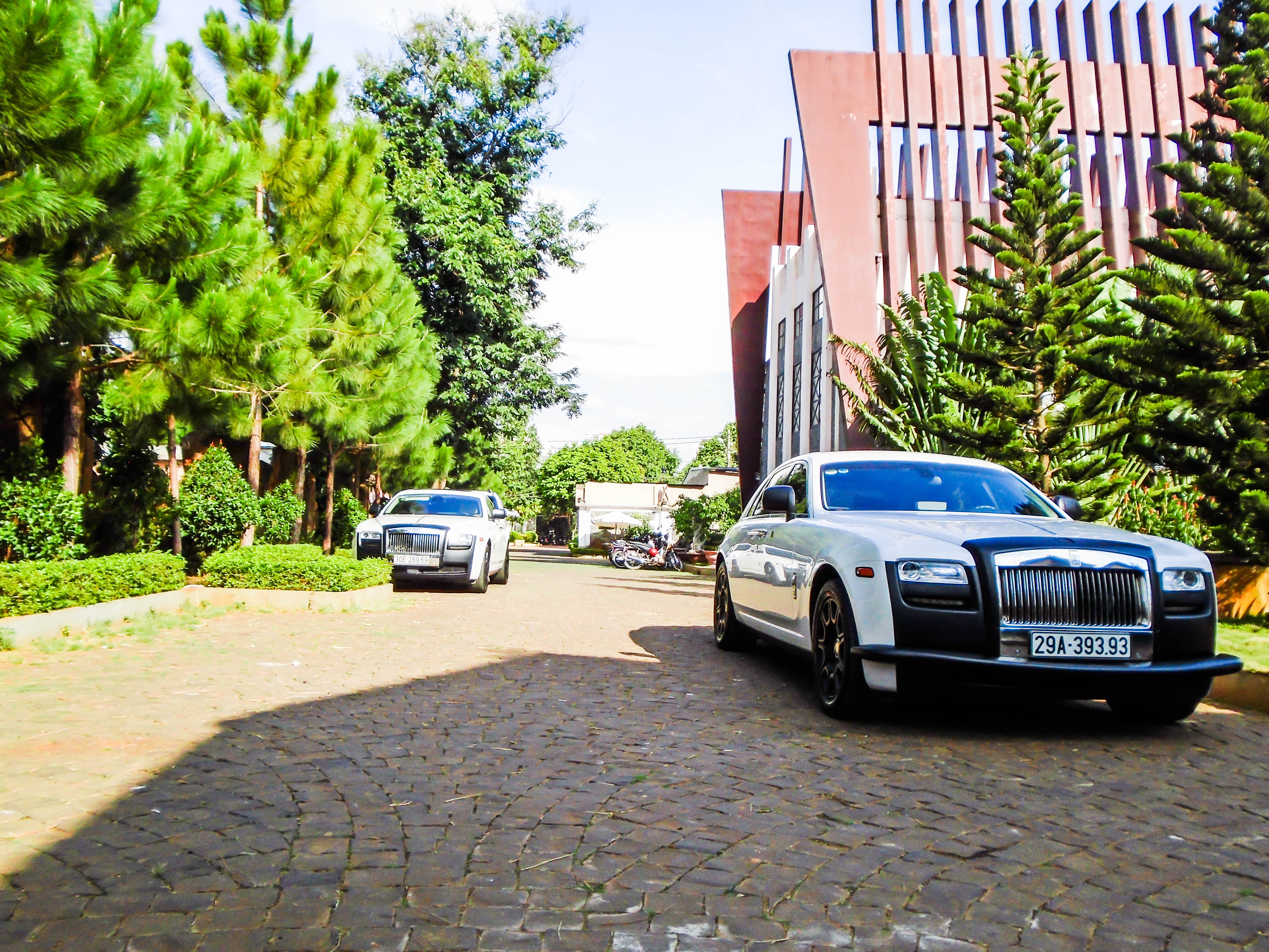 Rolls-Royce cua dai gia Trung Nguyen anh 4