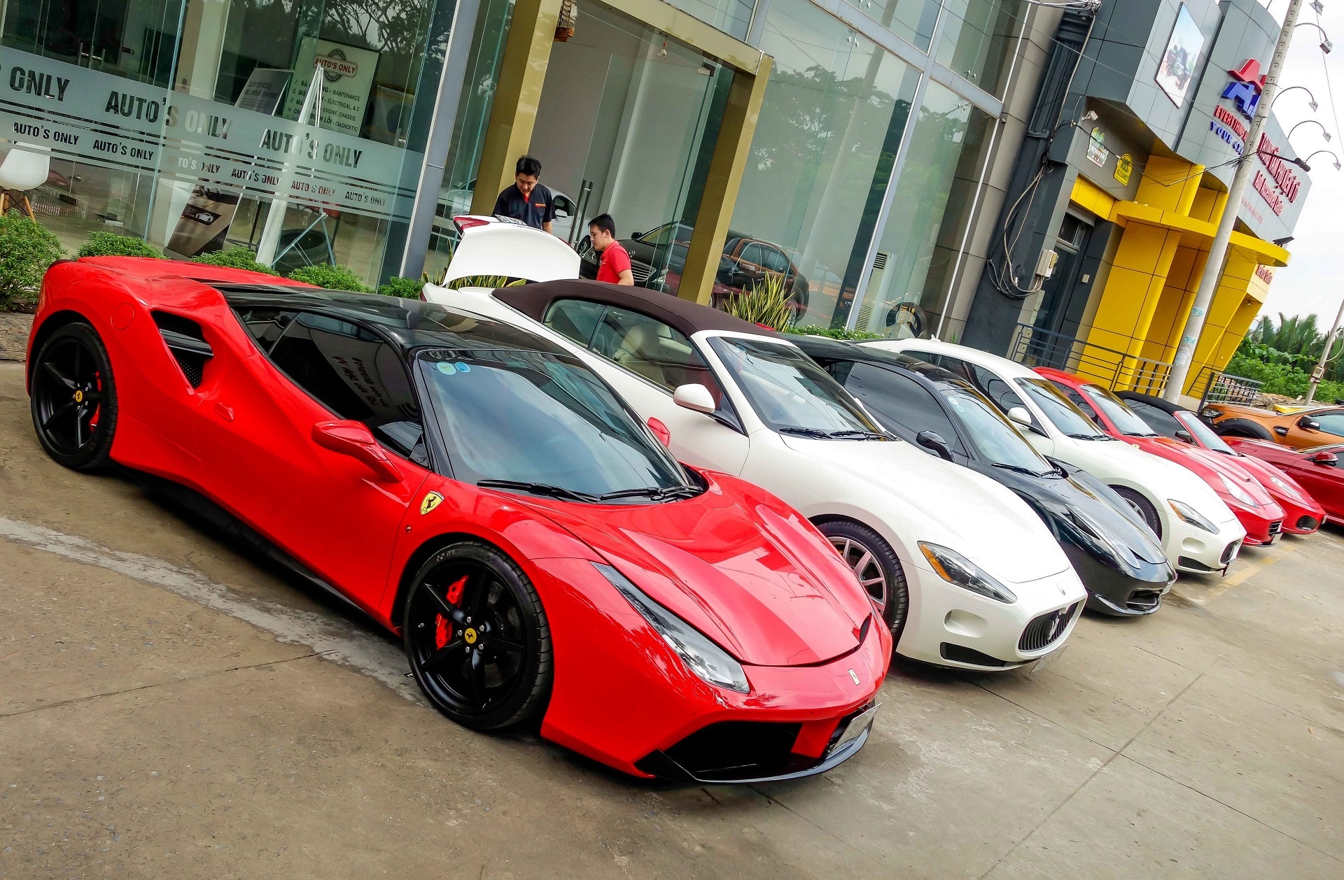 Dan Ferrari cua dai gia Sai Gon di bao duong hinh anh