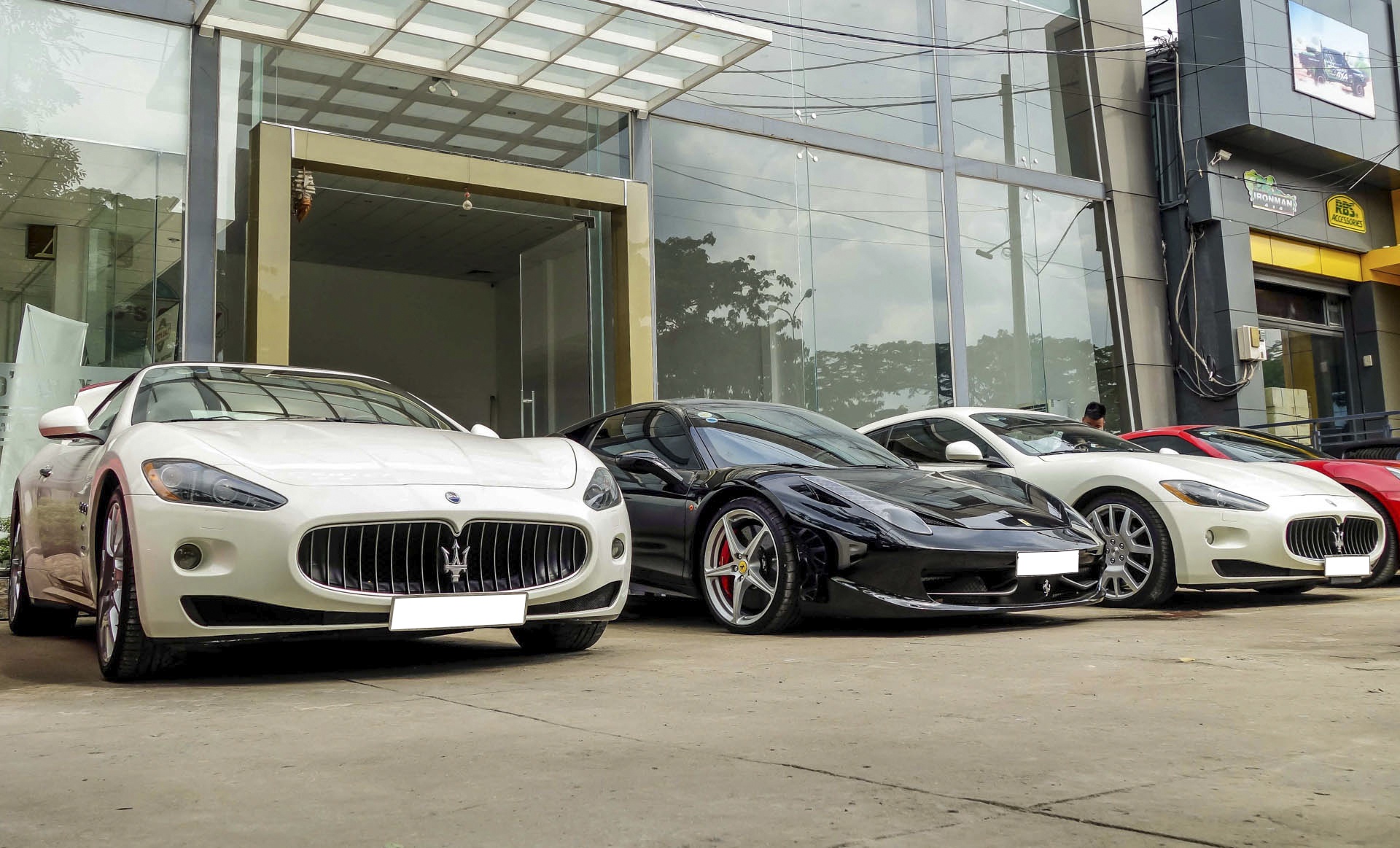 Dàn siêu xe Ferrari của đại gia Sài Gòn ảnh 10 Dan sieu xe Ferrari cua dai gia Sai Gon anh 10