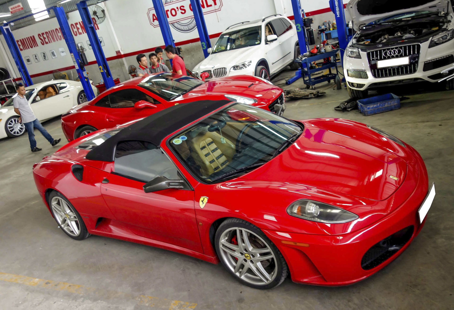 Dàn siêu xe Ferrari của đại gia Sài Gòn ảnh 6 Dan sieu xe Ferrari cua dai gia Sai Gon anh 6