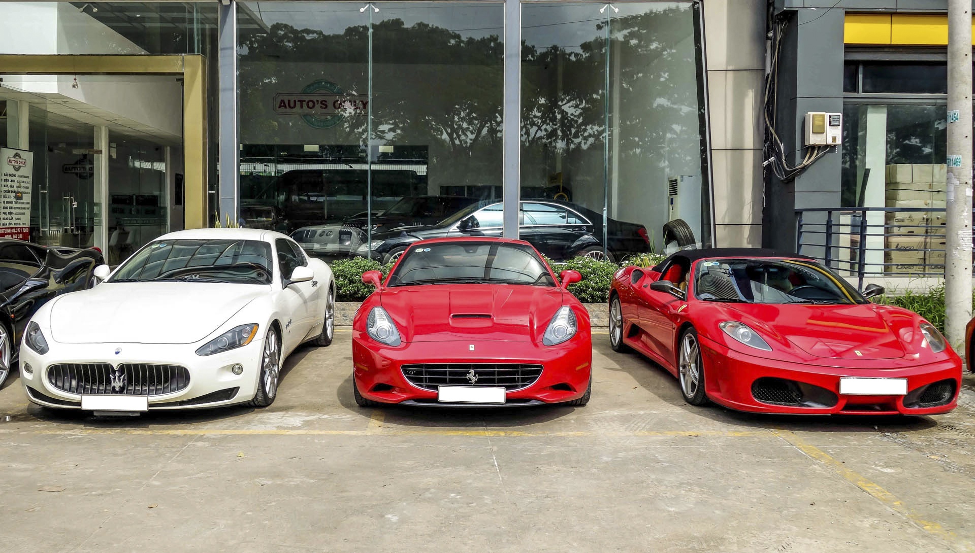 Dàn siêu xe Ferrari của đại gia Sài Gòn ảnh 8 Dan sieu xe Ferrari cua dai gia Sai Gon anh 8