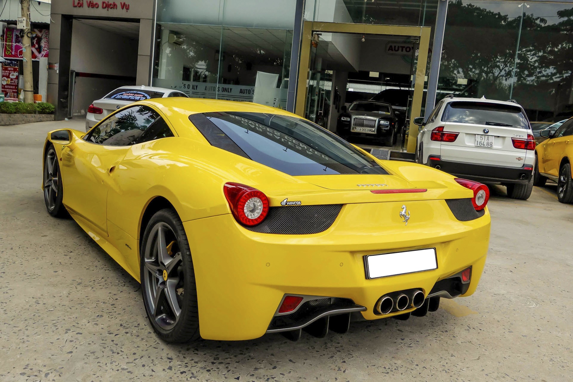 Dàn siêu xe Ferrari của đại gia Sài Gòn ảnh 9 Dan sieu xe Ferrari cua dai gia Sai Gon anh 9