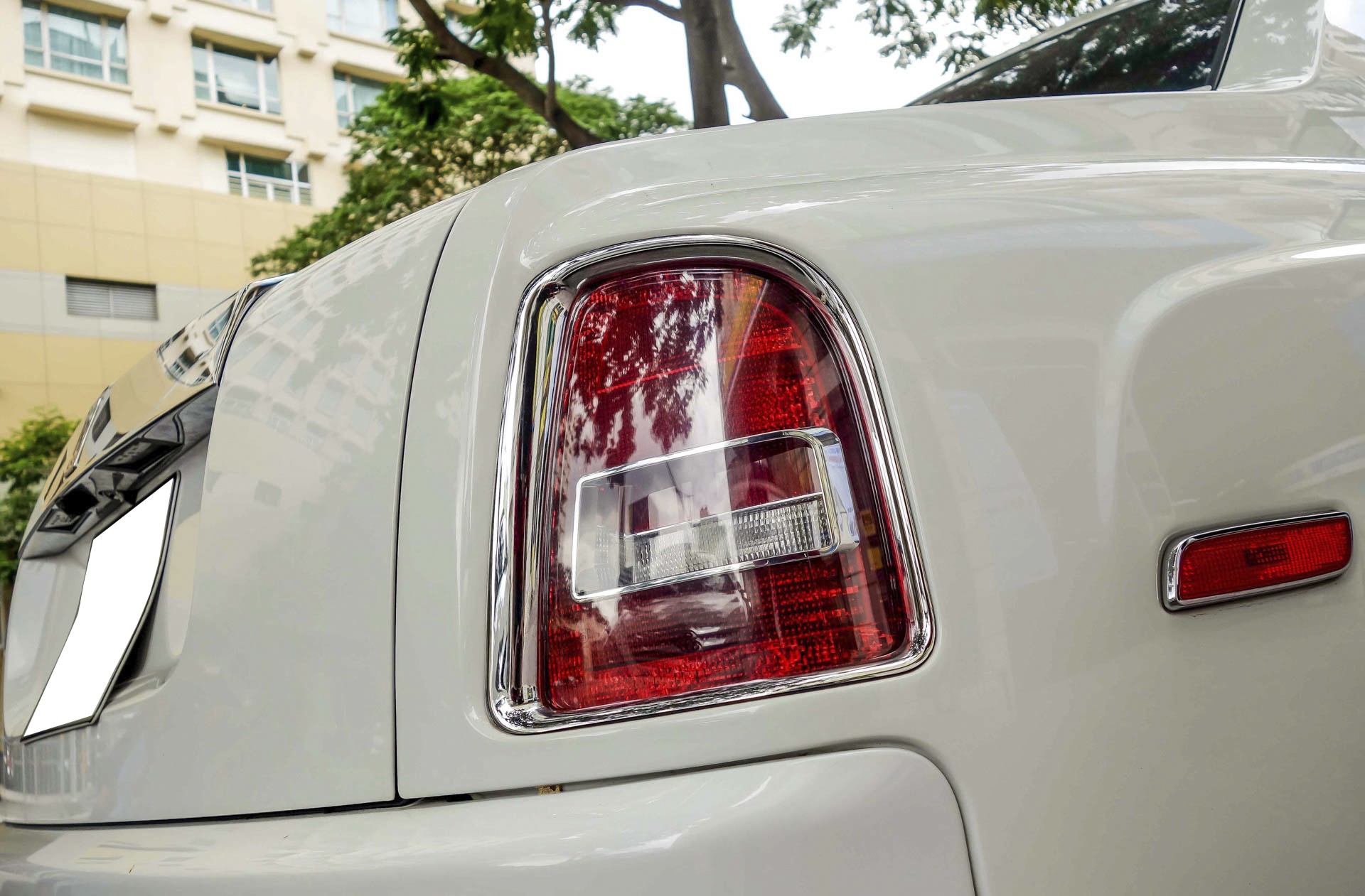 Rolls-Royce Phantom cua Phan Thanh anh 7