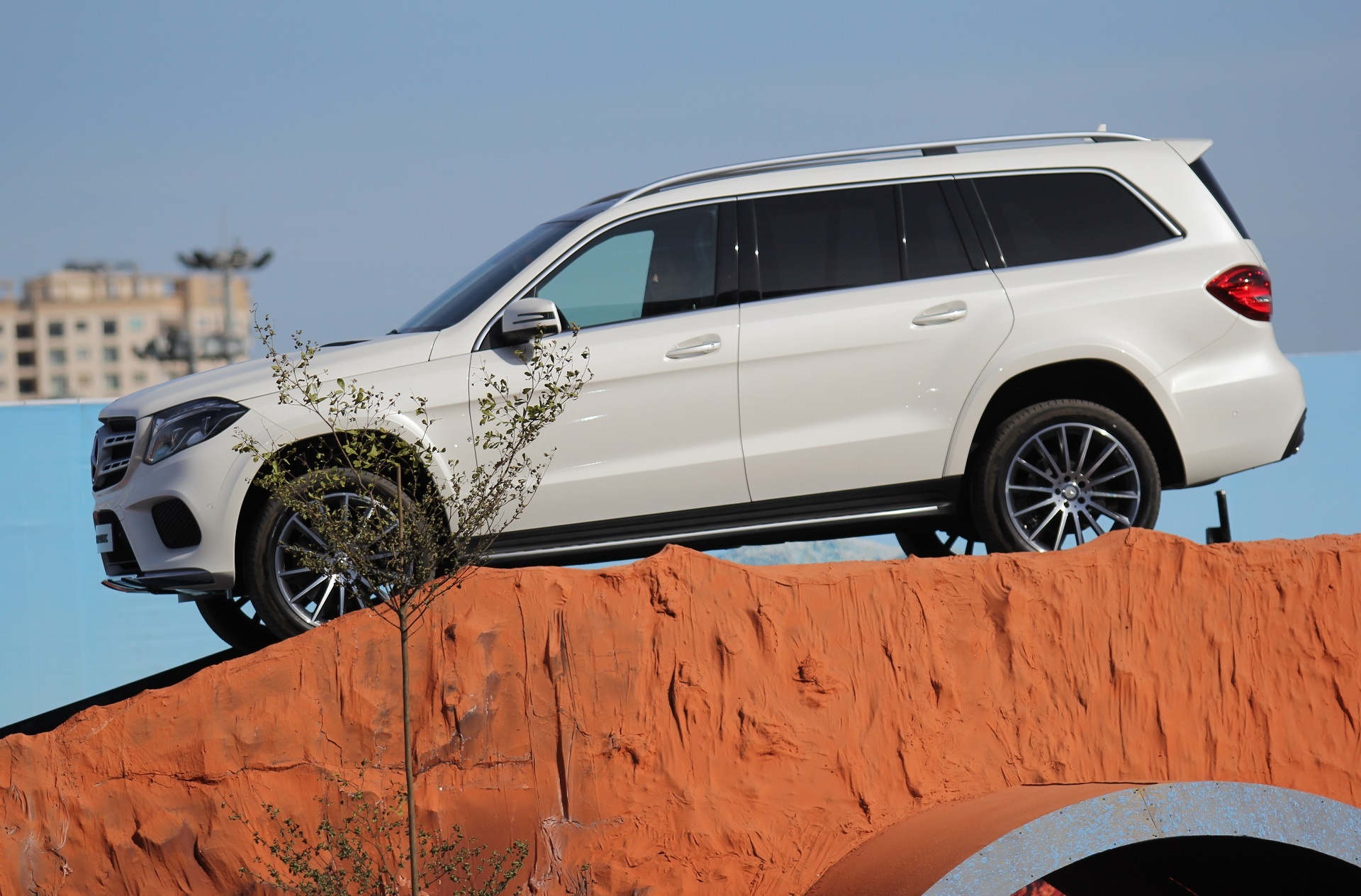 SUV co lon Mercedes GLS gia tu 3,9 ty dong tai Viet Nam hinh anh