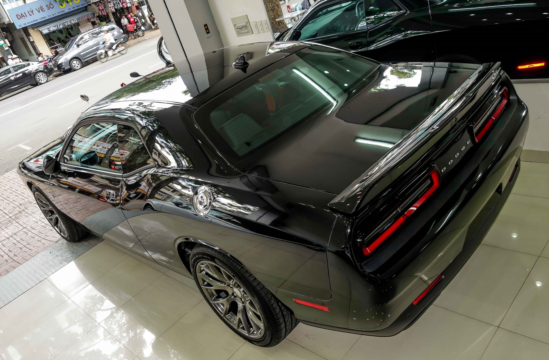 Challenger 392 Hemi dau tien tai Viet Nam anh 3