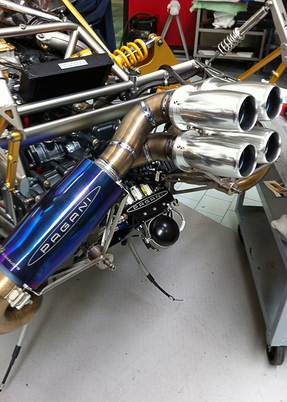 Pagani Huayra của đại gia Minh Nhựa ảnh 4 Pagani Huayra cua dai gia Minh Nhua anh 4
