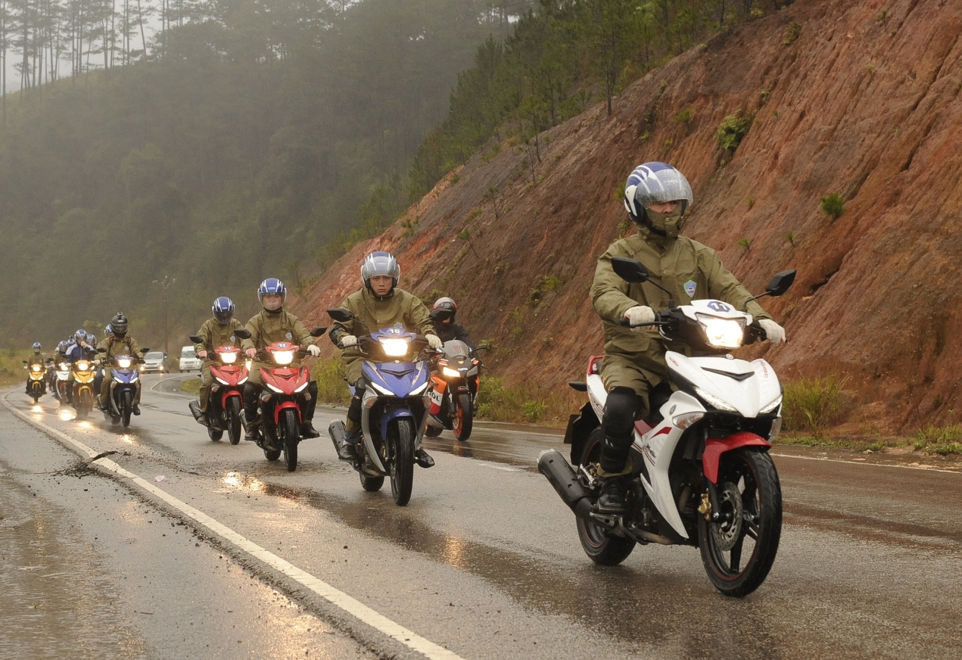 Honda Winner 150 phan khoi anh 2